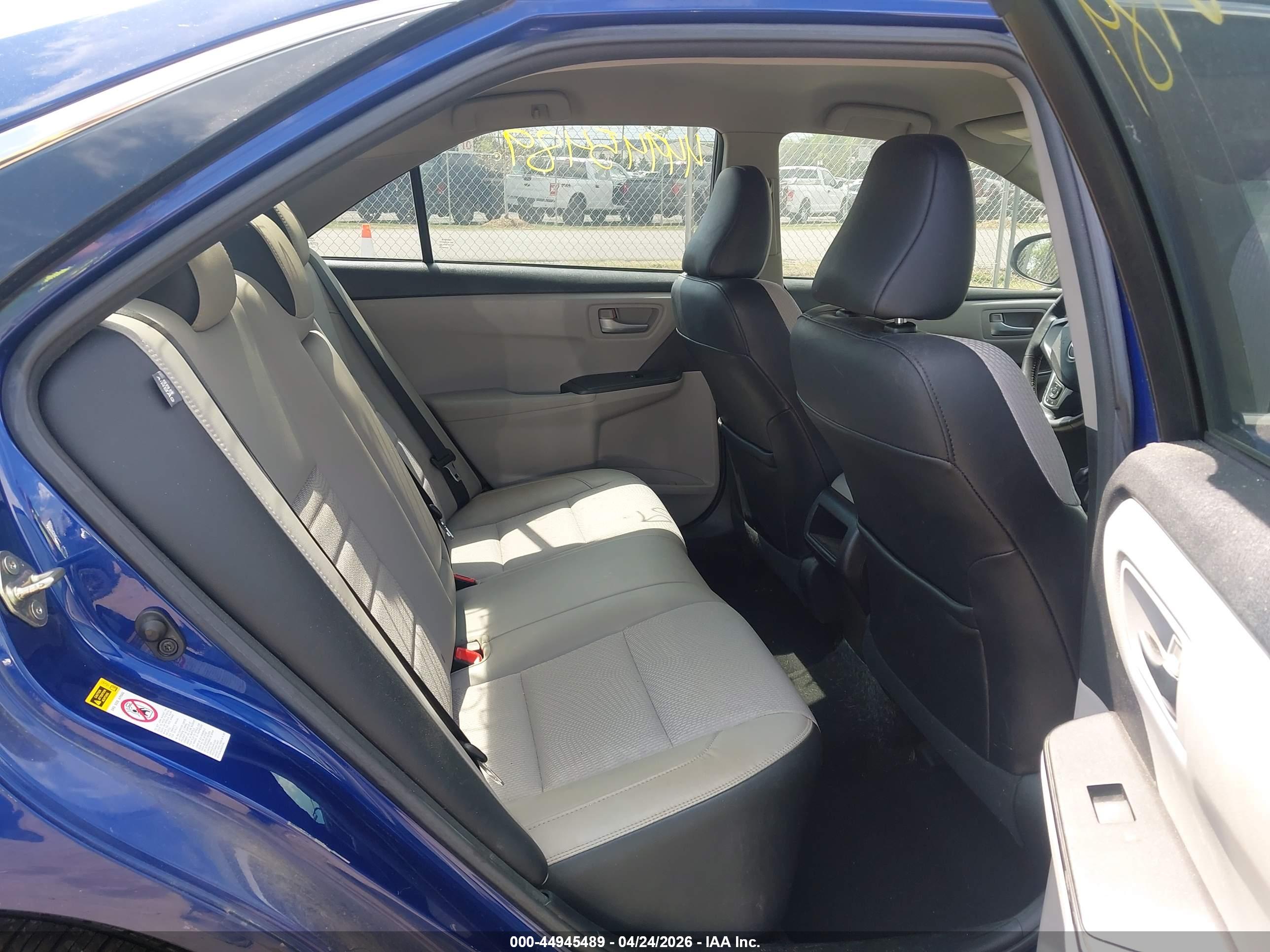 TOYOTA CAMRY image 8