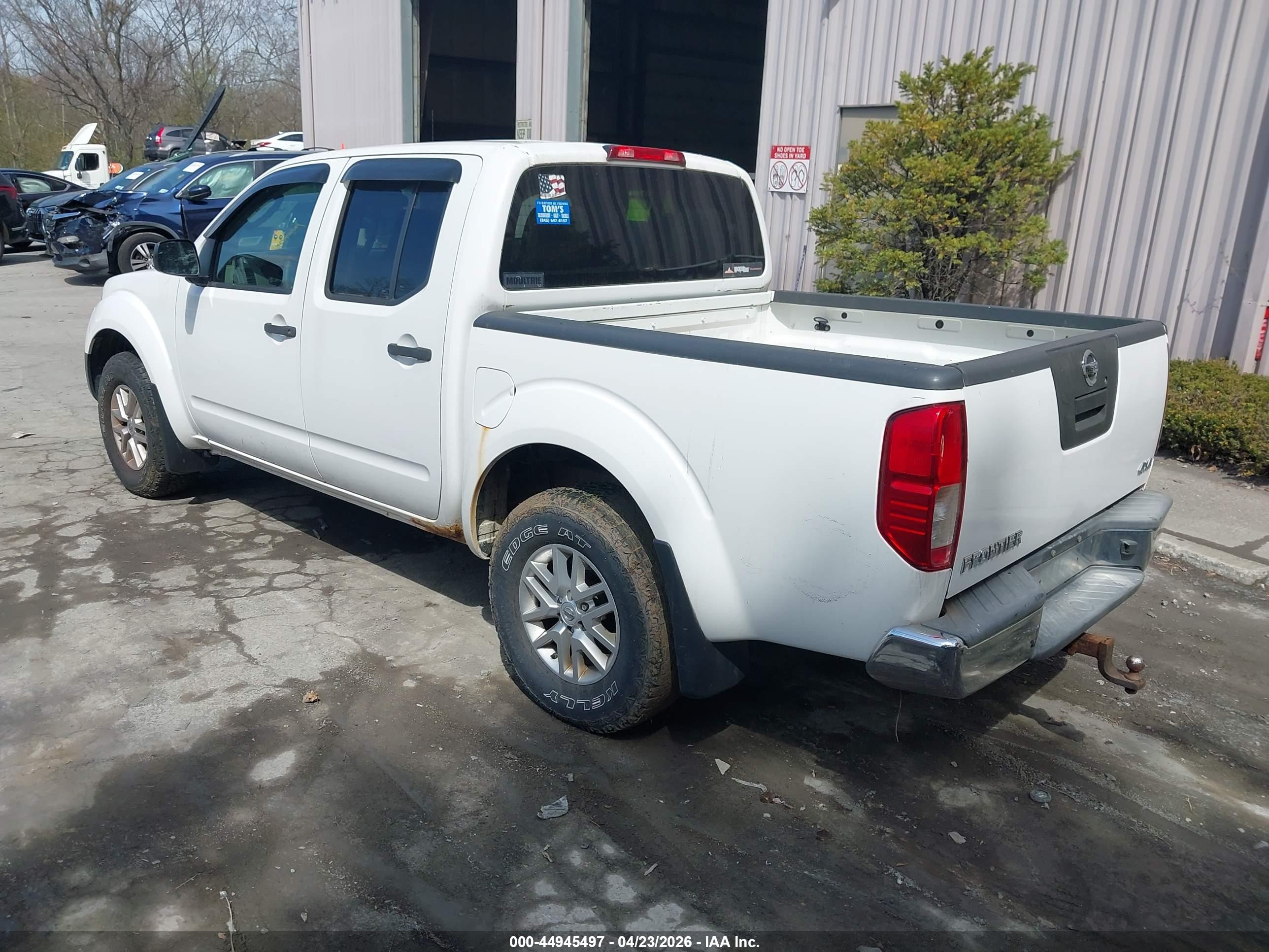 NISSAN FRONTIER image 3