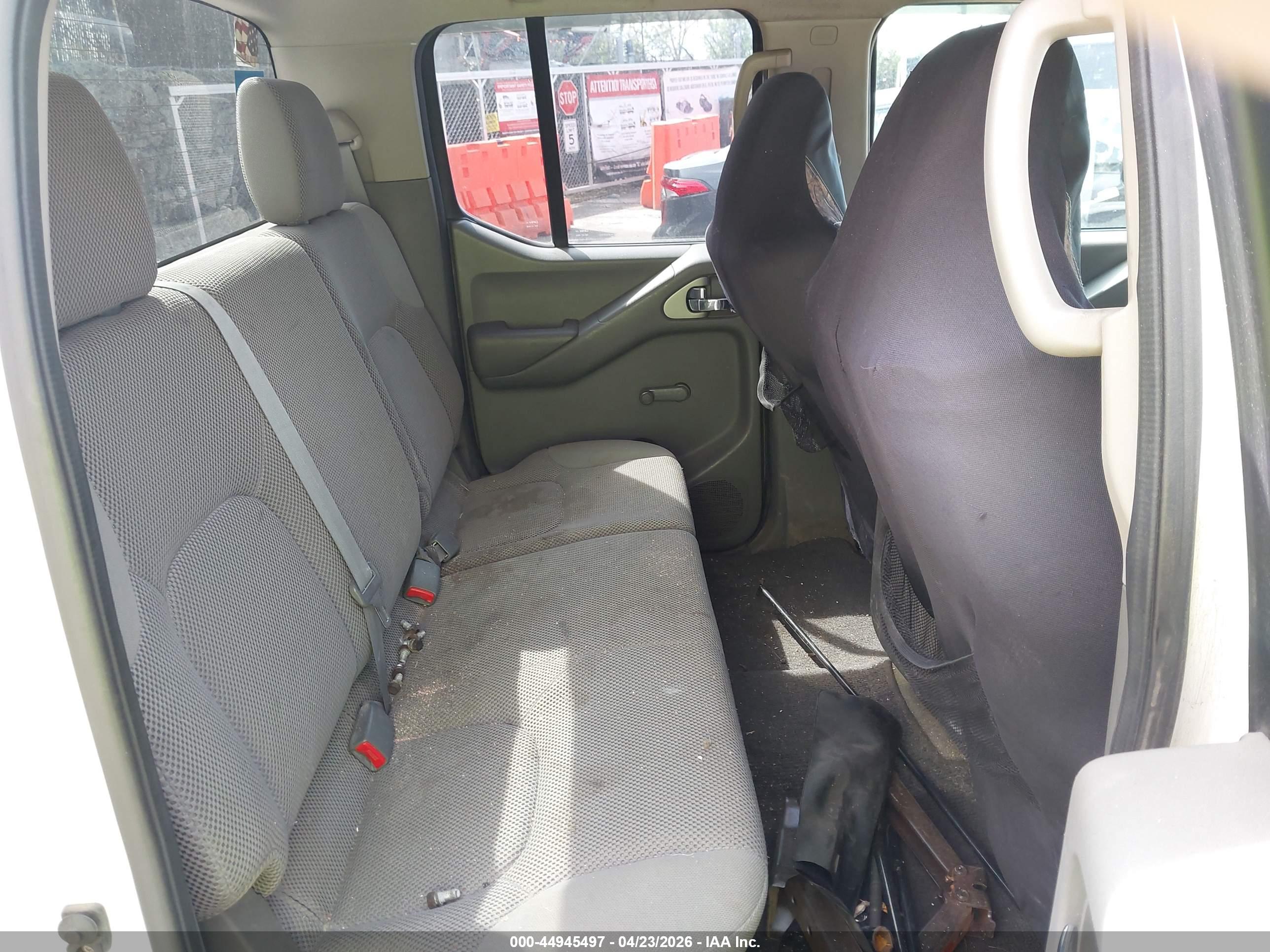 NISSAN FRONTIER image 8