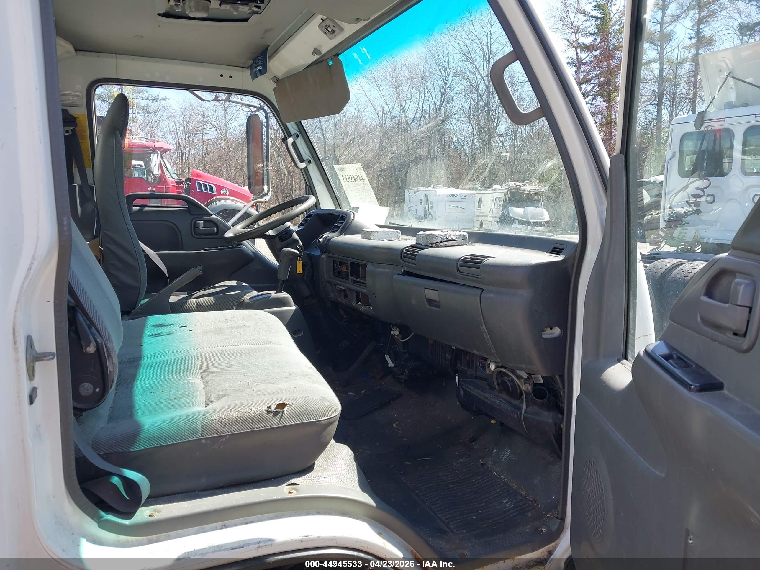 ISUZU NPR image 8
