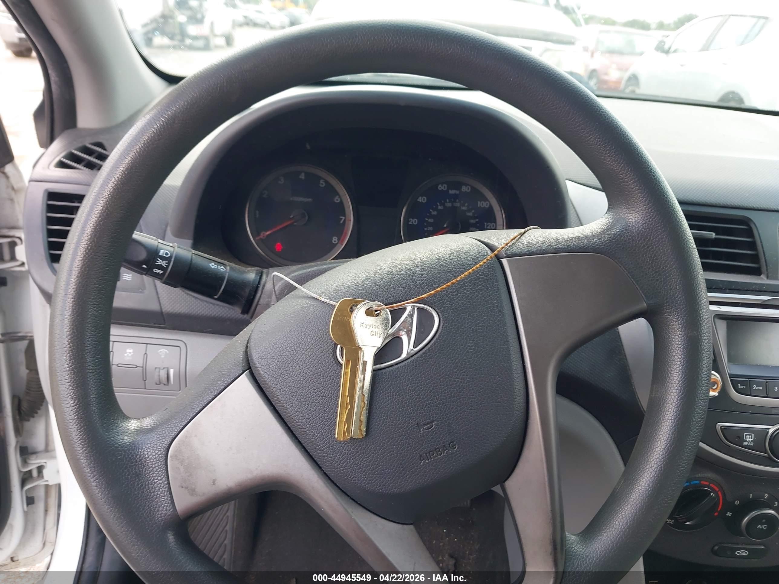 HYUNDAI ACCENT image 11