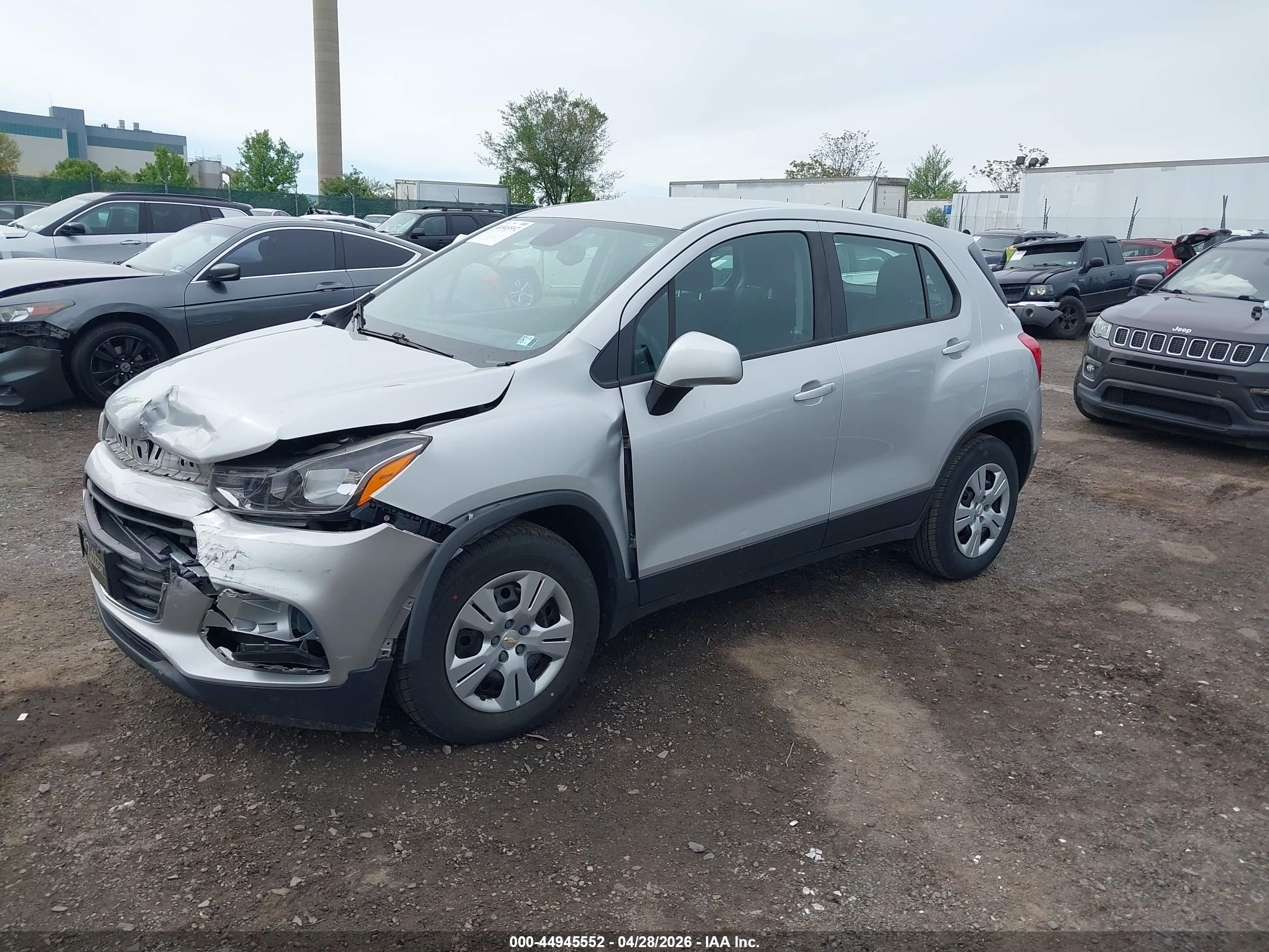 CHEVROLET TRAX image 2
