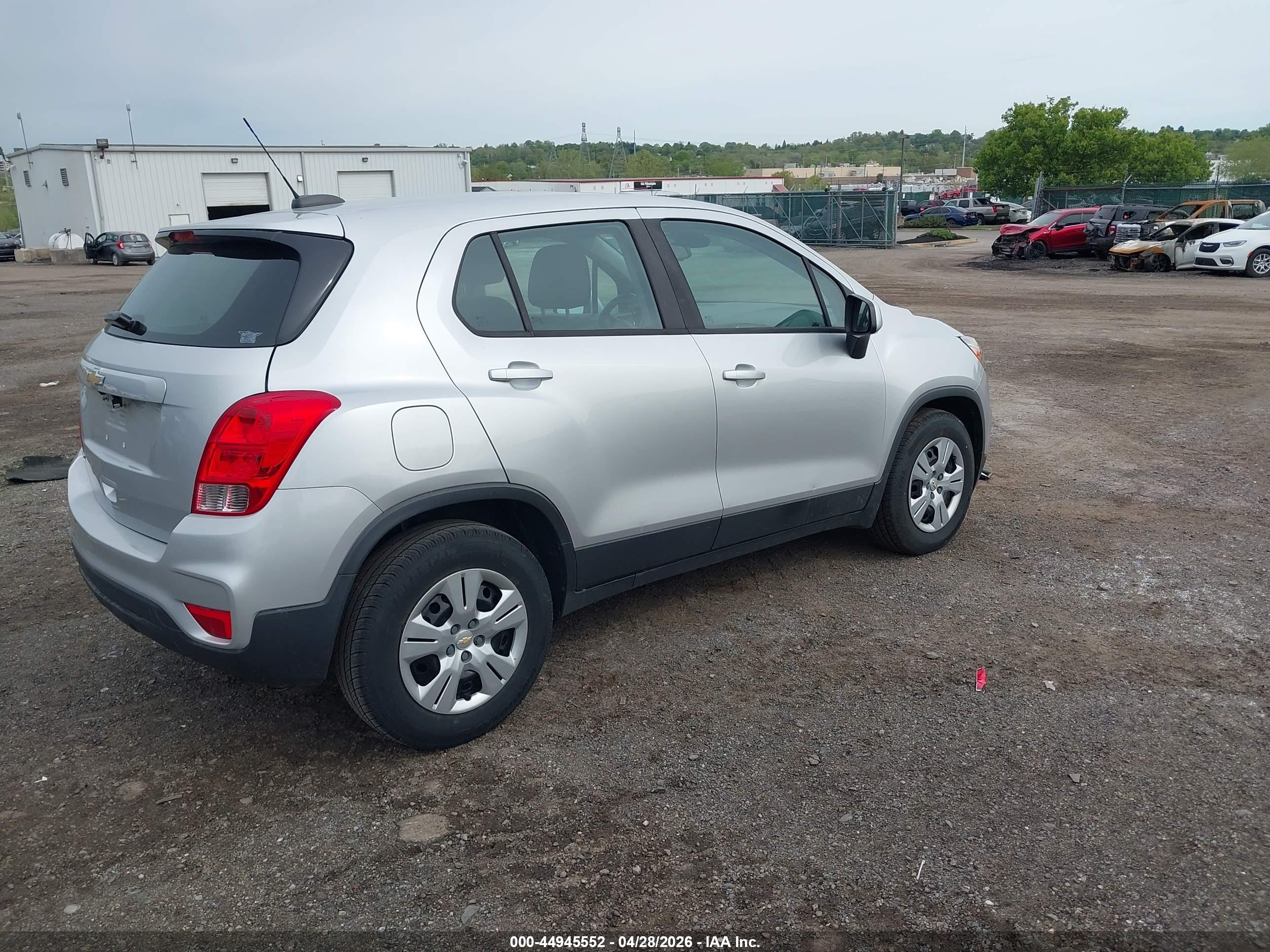 CHEVROLET TRAX image 4