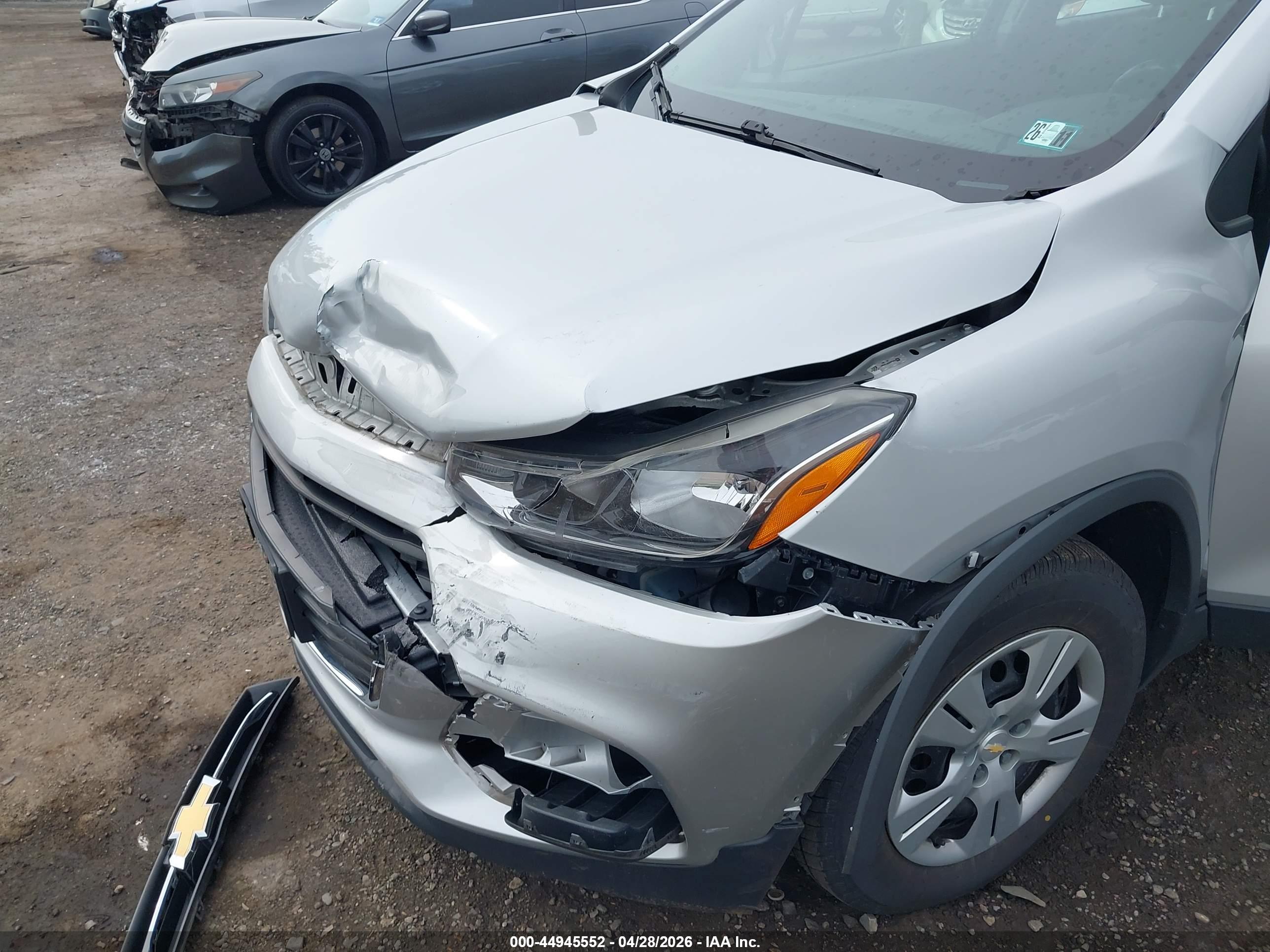 CHEVROLET TRAX image 6