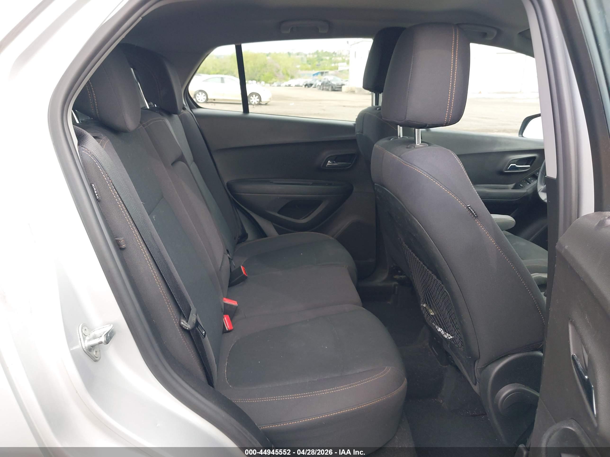 CHEVROLET TRAX image 8