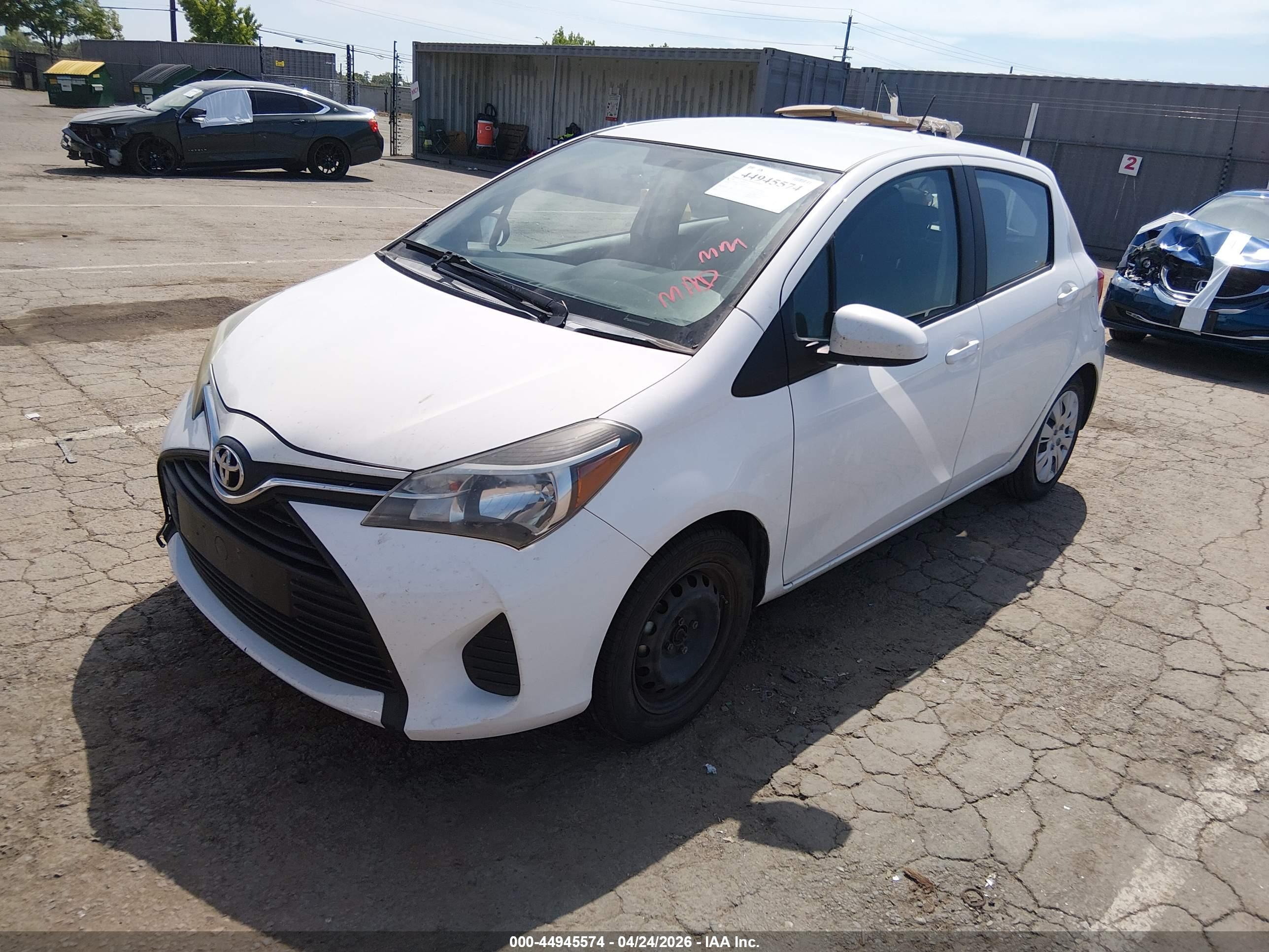 TOYOTA YARIS image 2