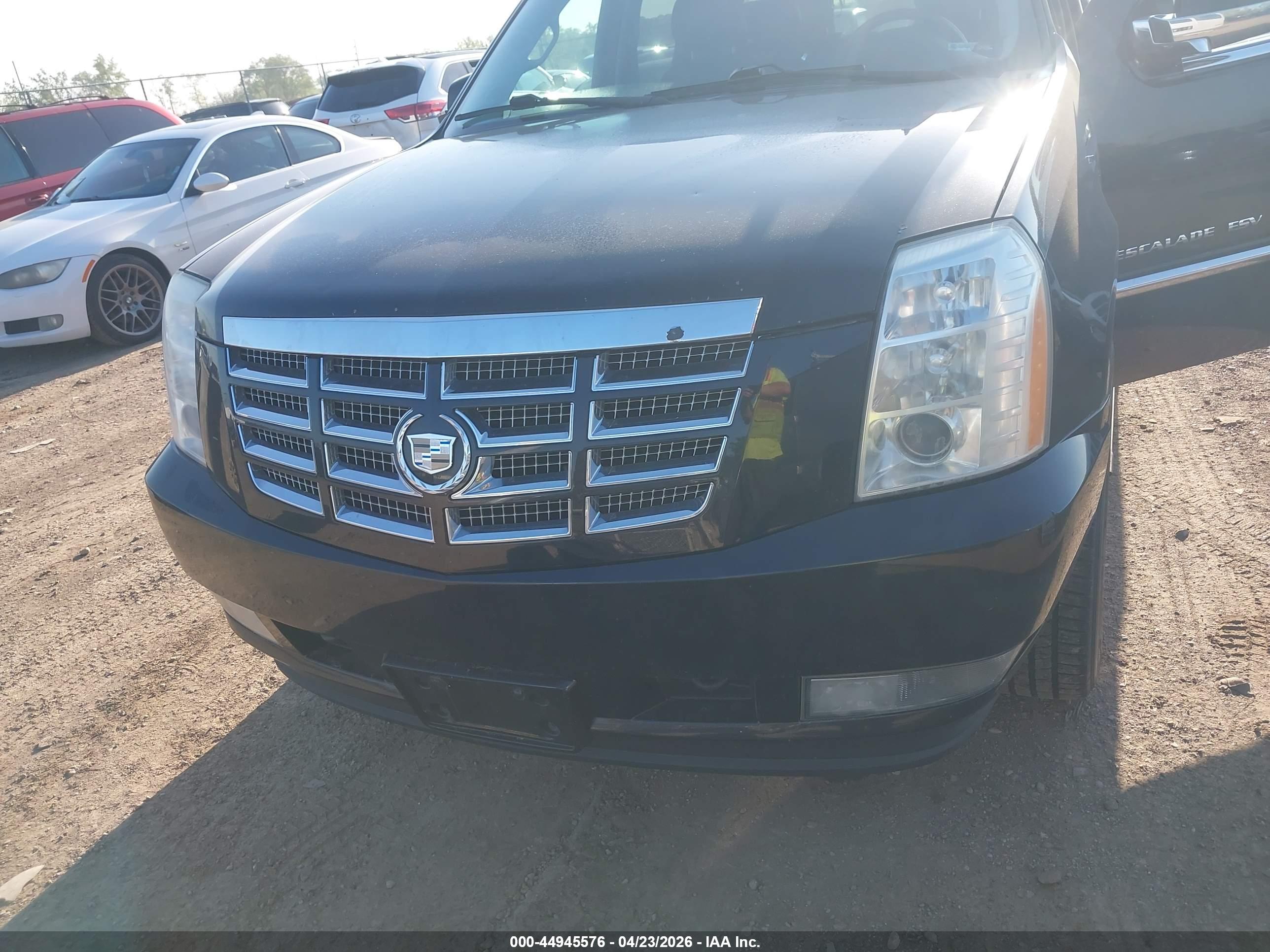 CADILLAC ESCALADE image 6