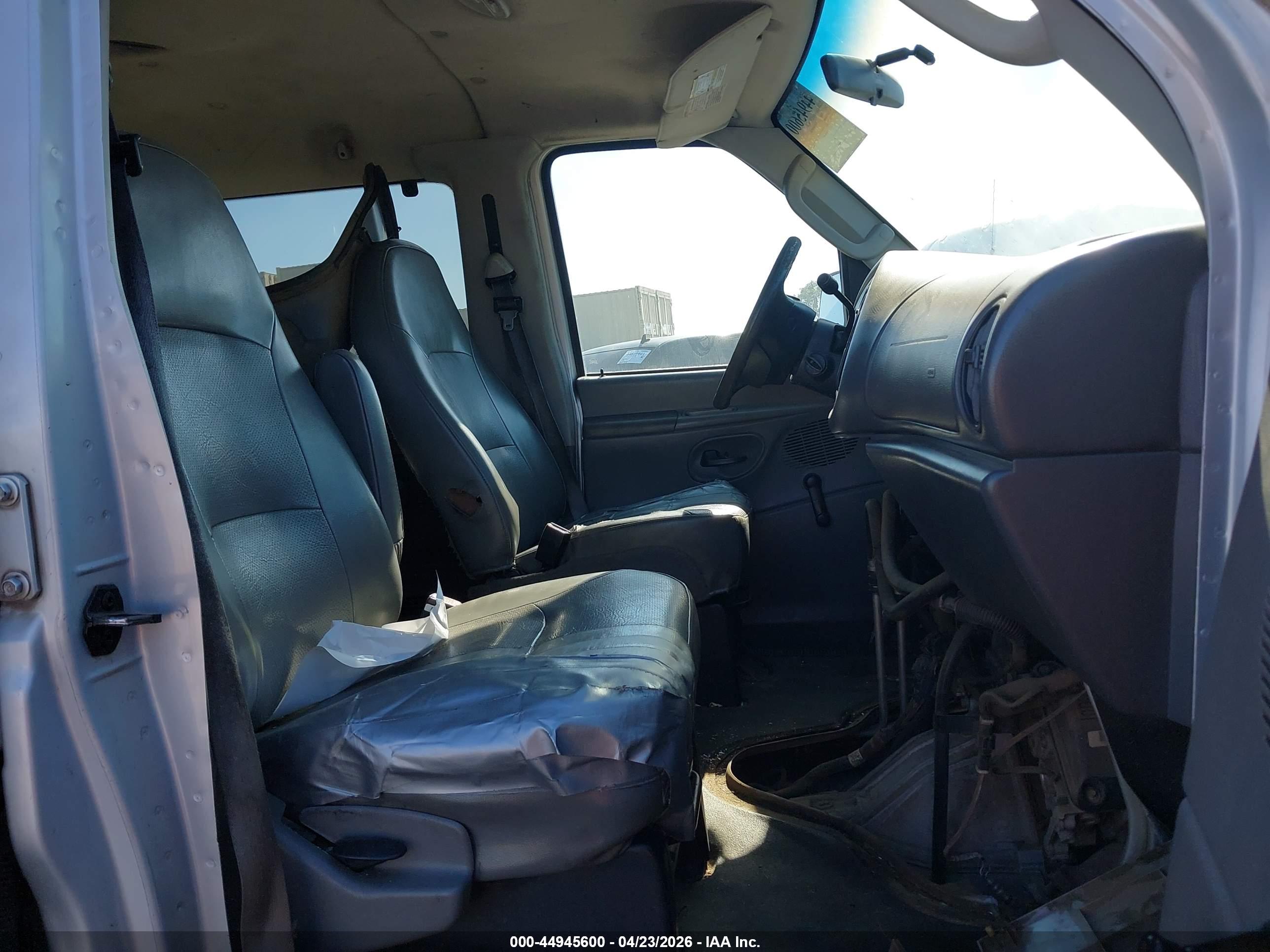 FORD E-350 image 5