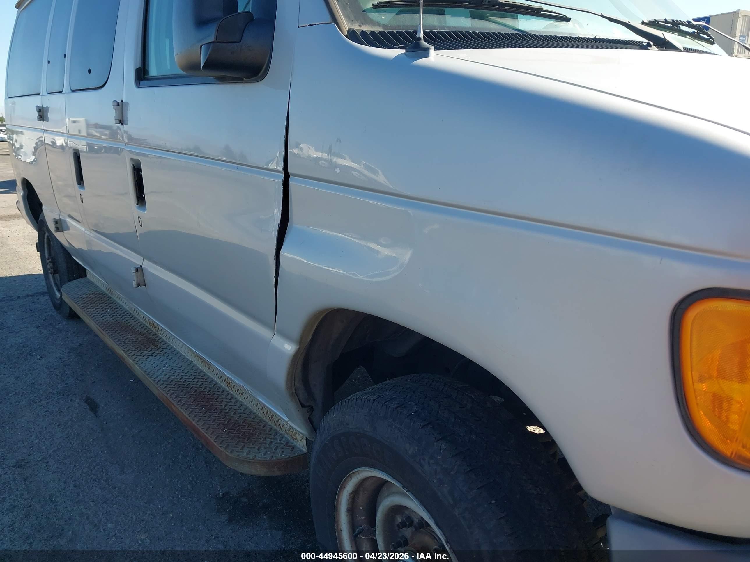 FORD E-350 image 6