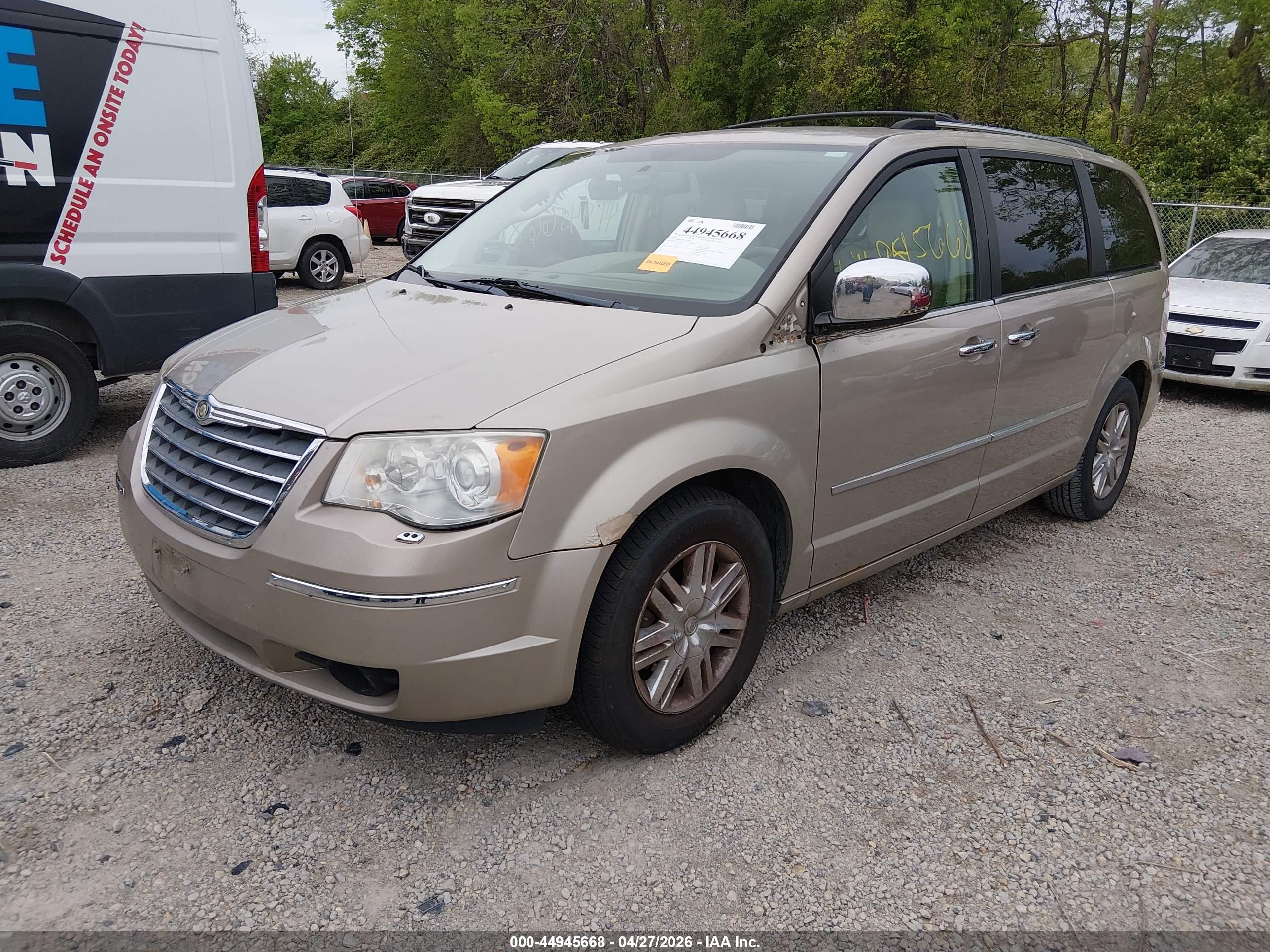 CHRYSLER TOWN image 2