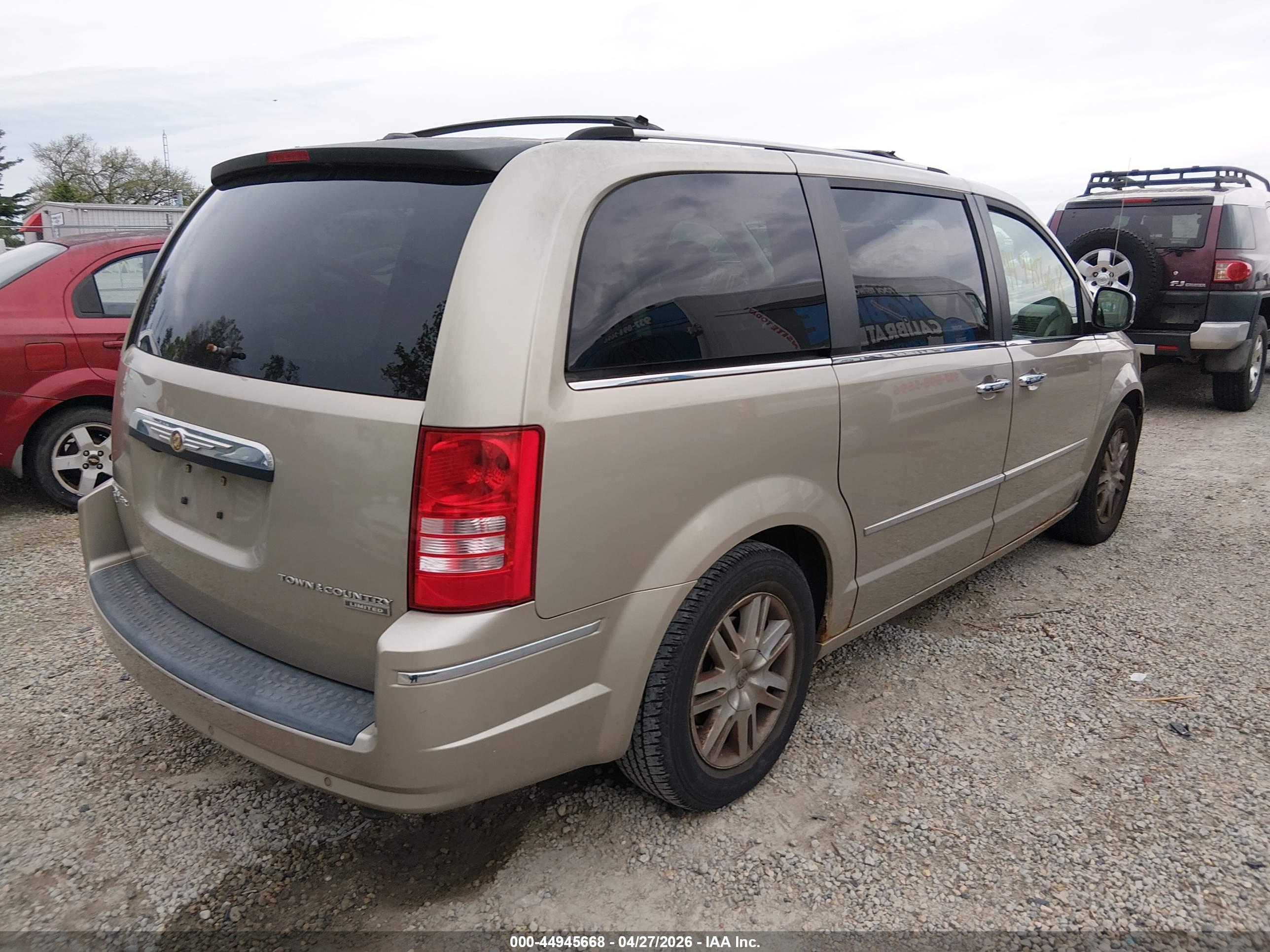 CHRYSLER TOWN image 4