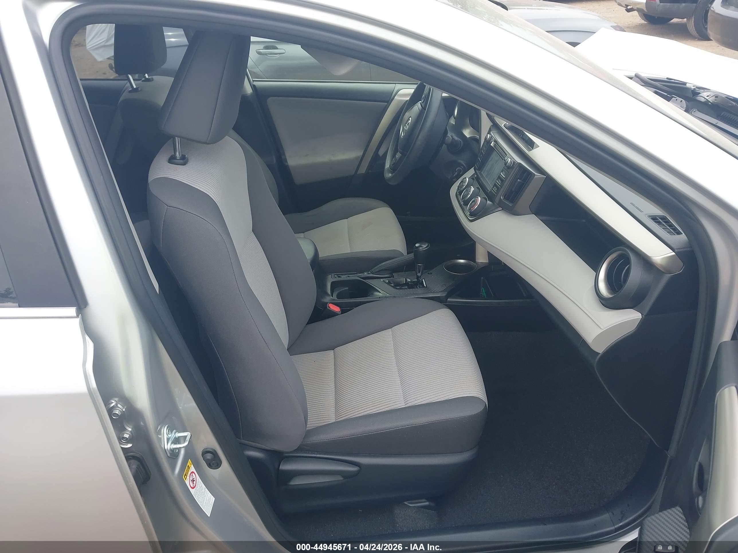 TOYOTA RAV4 image 5
