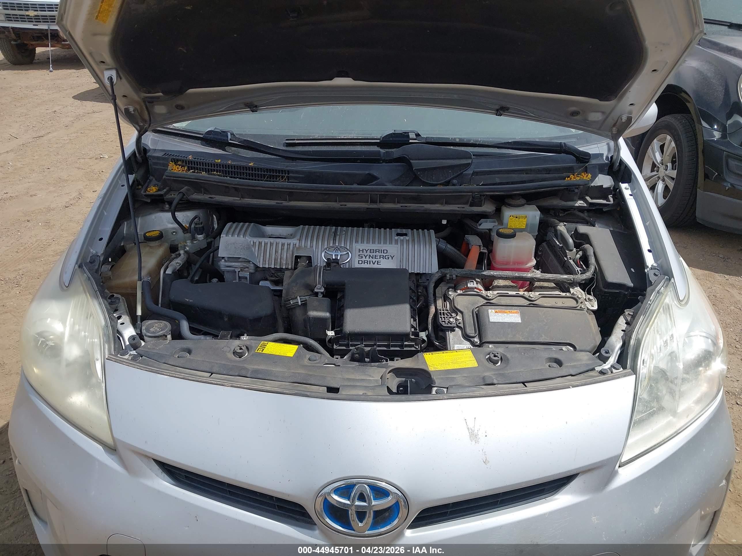 TOYOTA PRIUS image 10