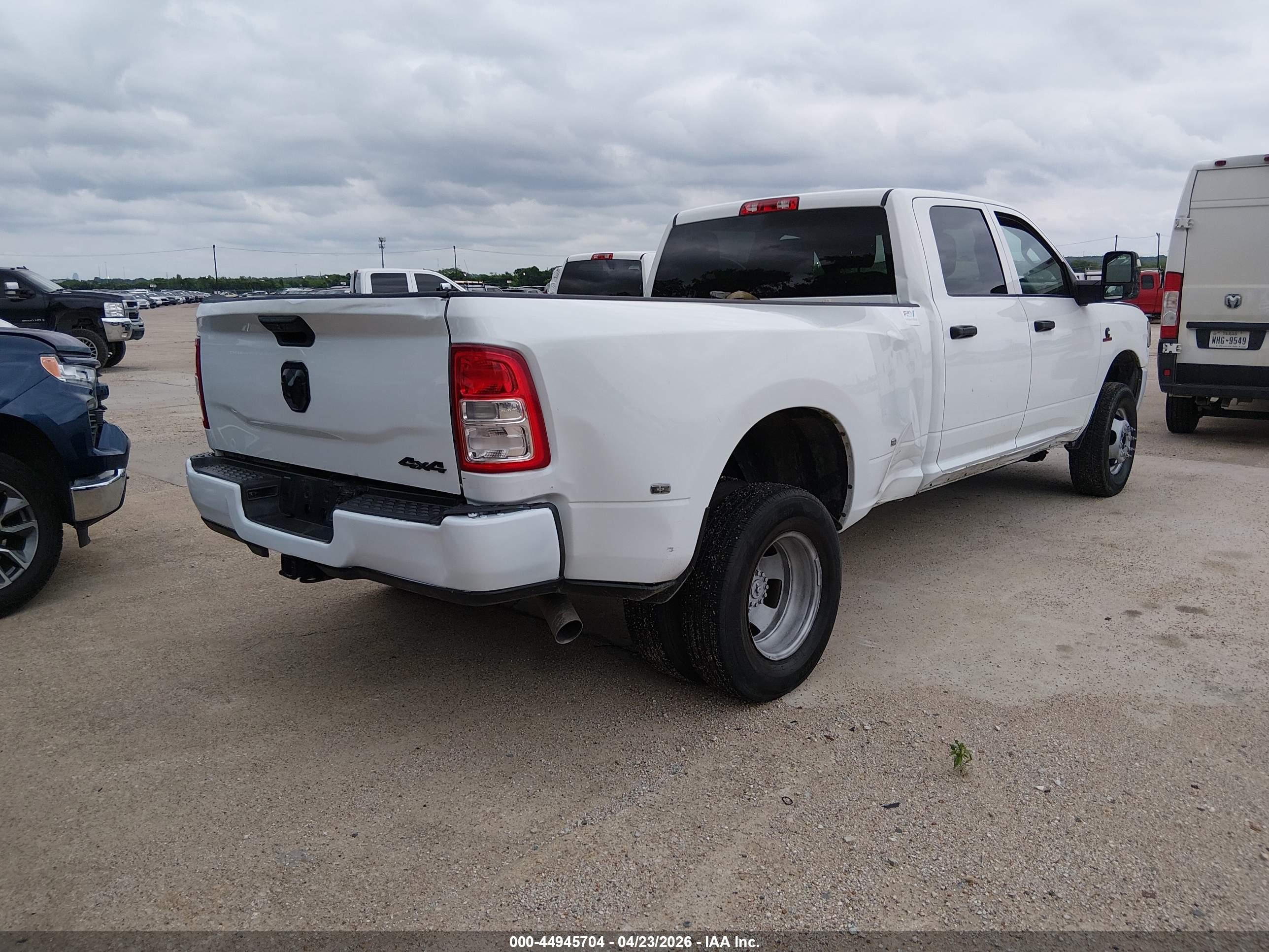 RAM 3500 image 4