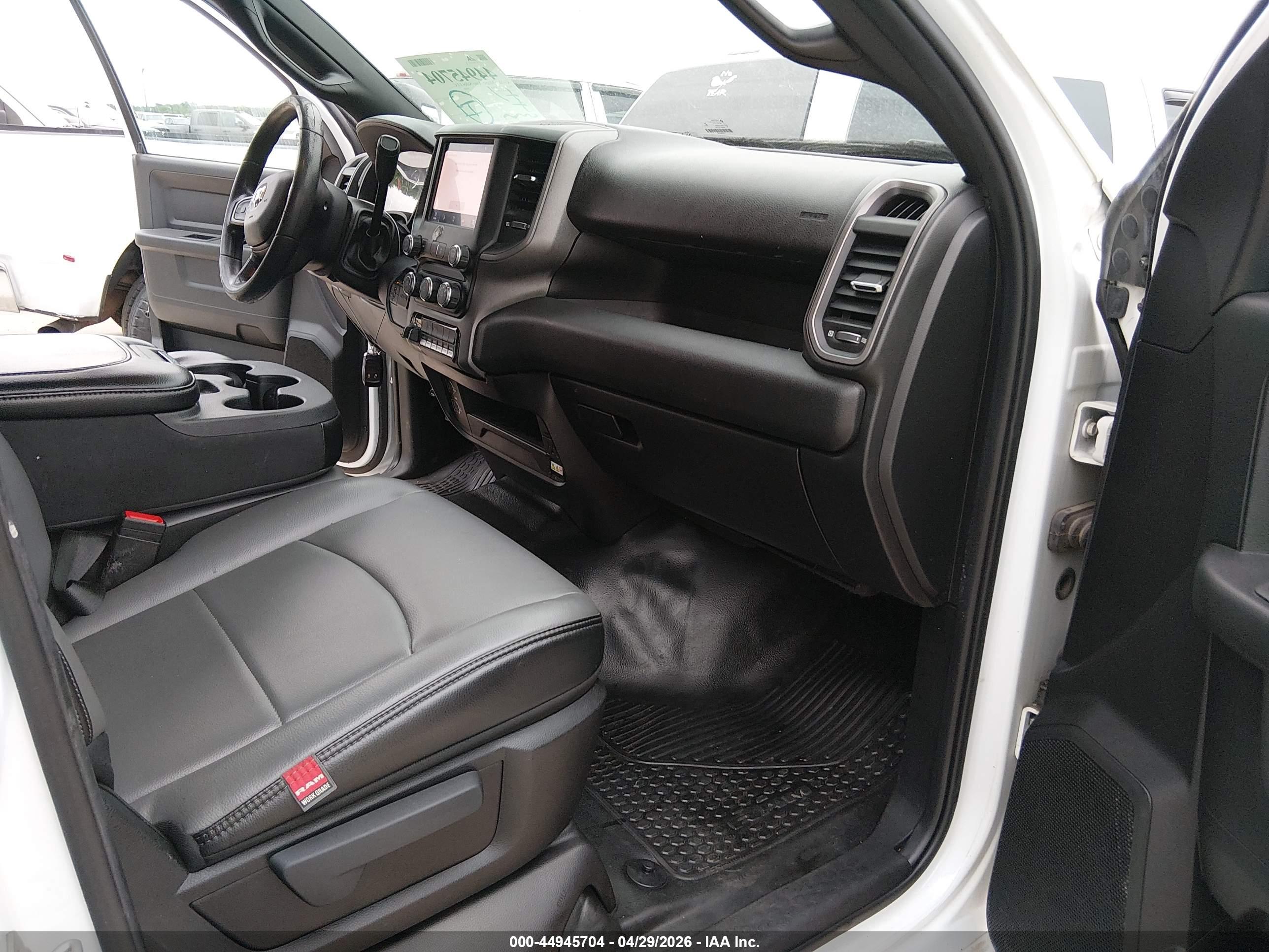 RAM 3500 image 8