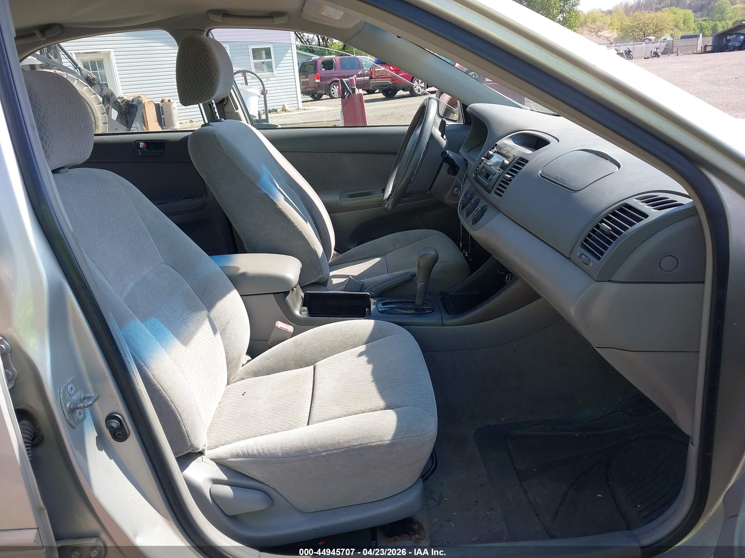 TOYOTA CAMRY image 5
