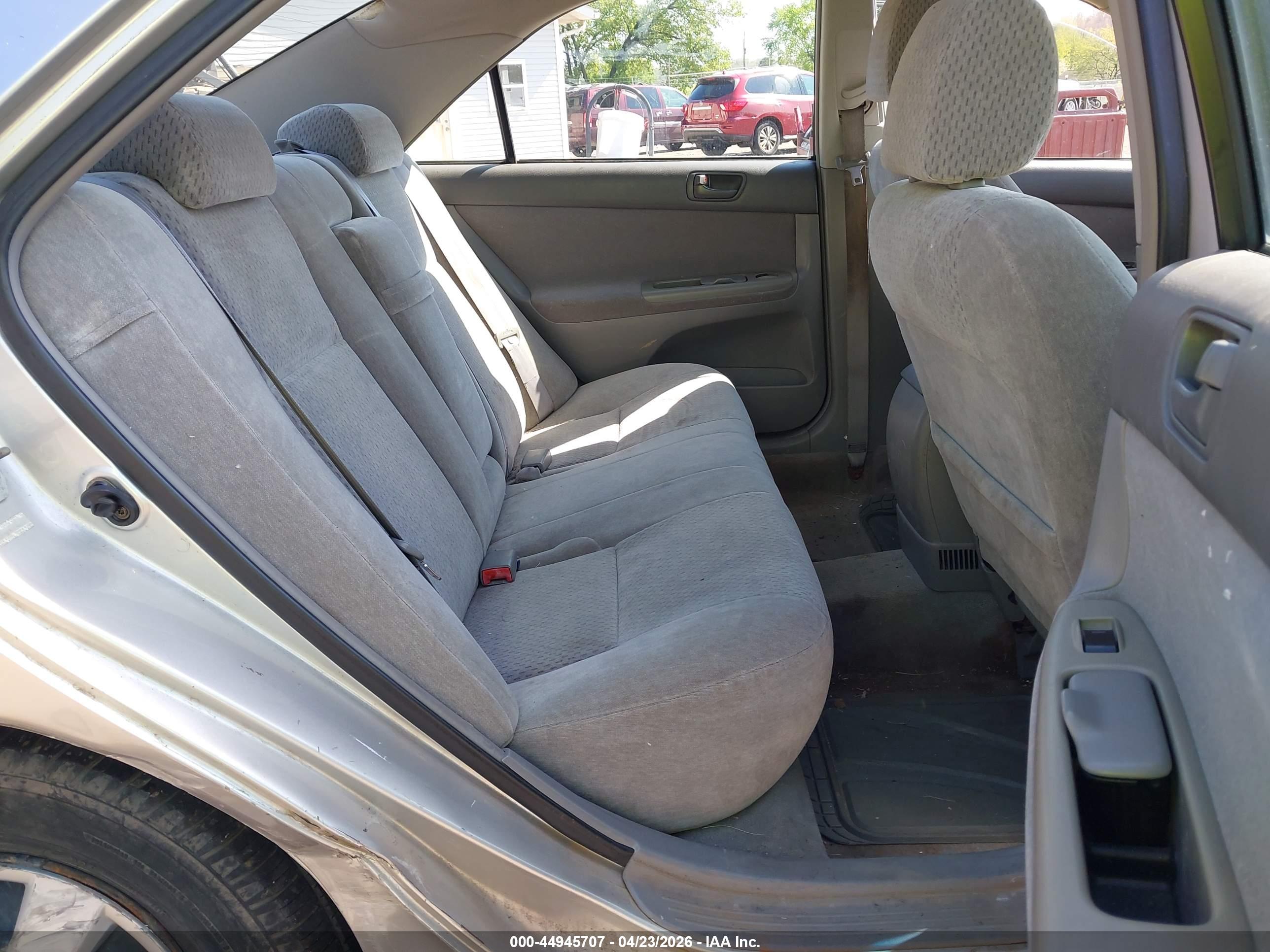 TOYOTA CAMRY image 8