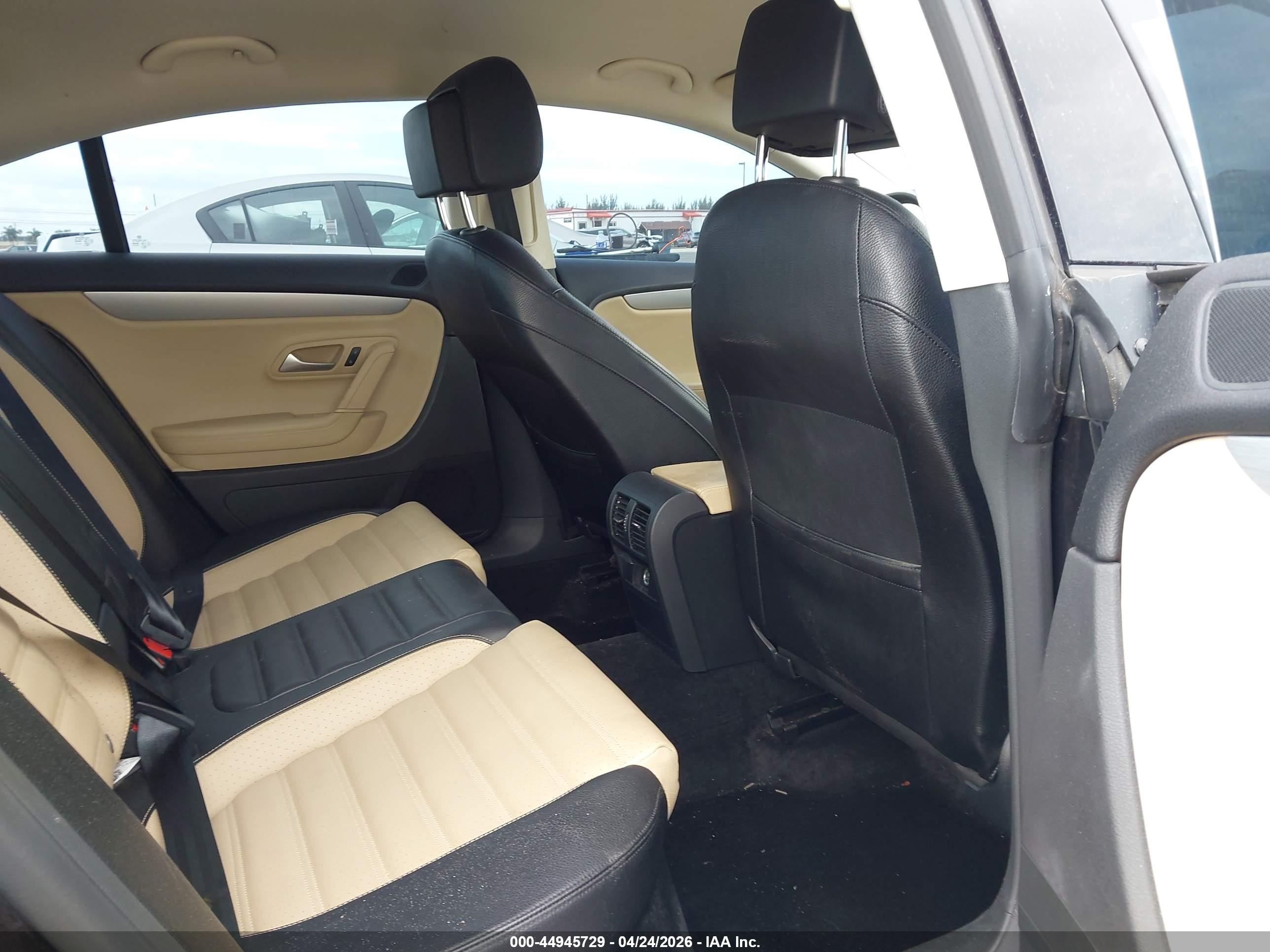 VOLKSWAGEN CC image 8