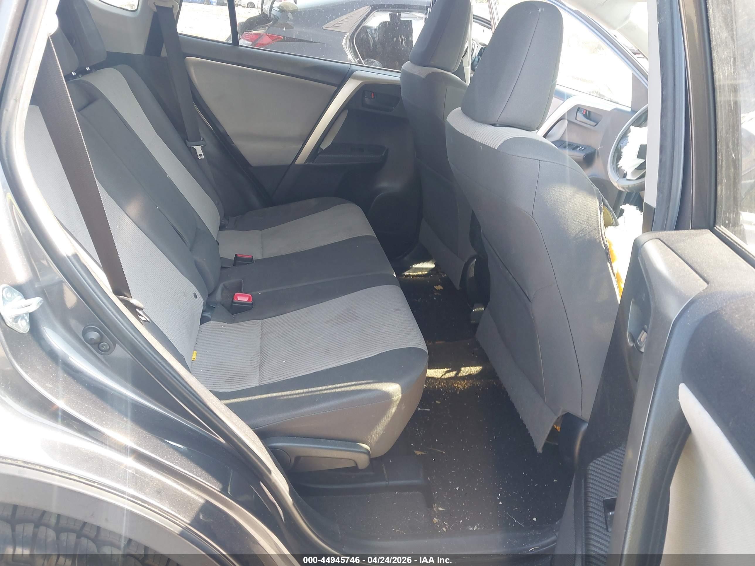 TOYOTA RAV4 image 8