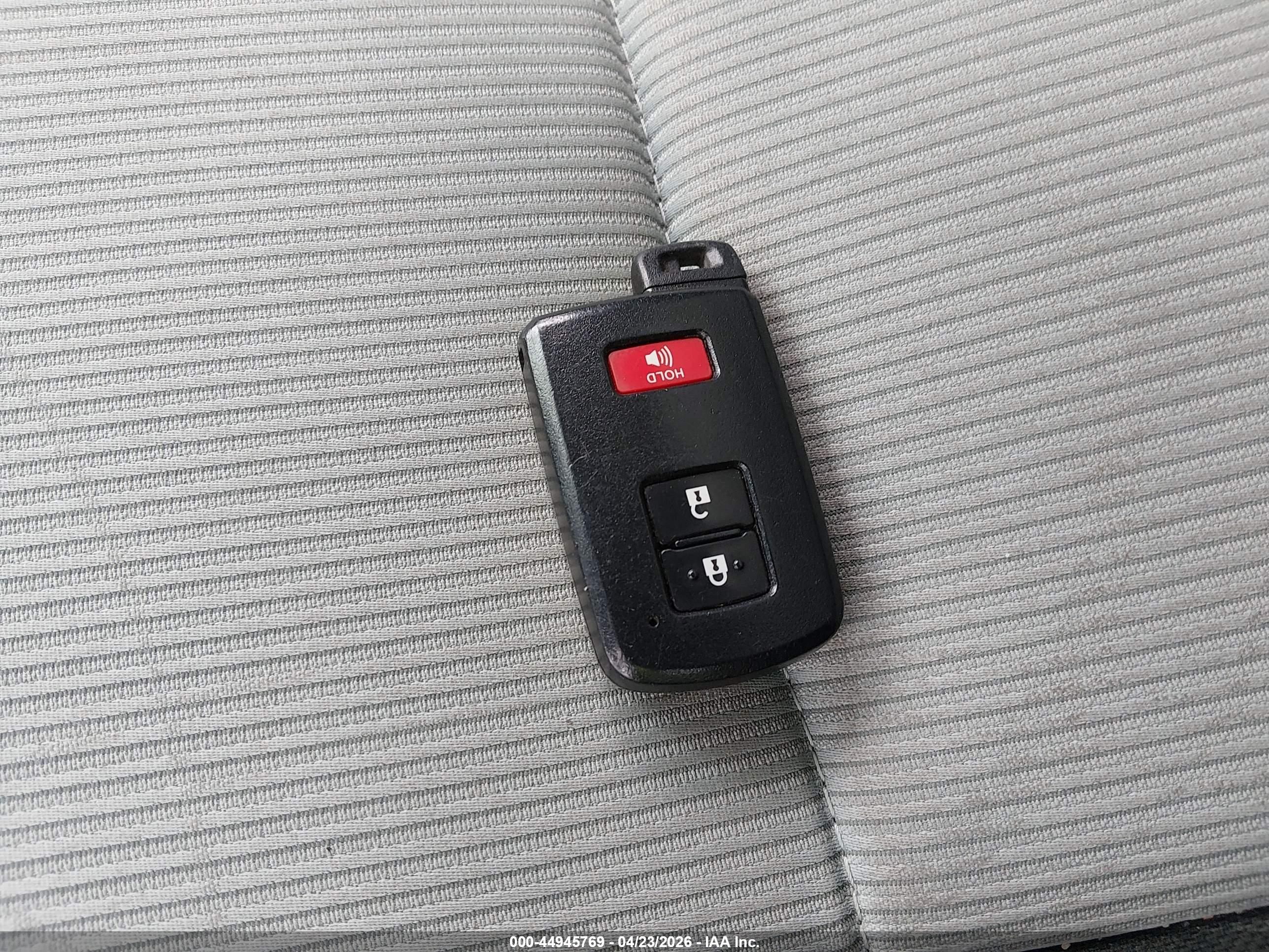TOYOTA PRIUS image 11