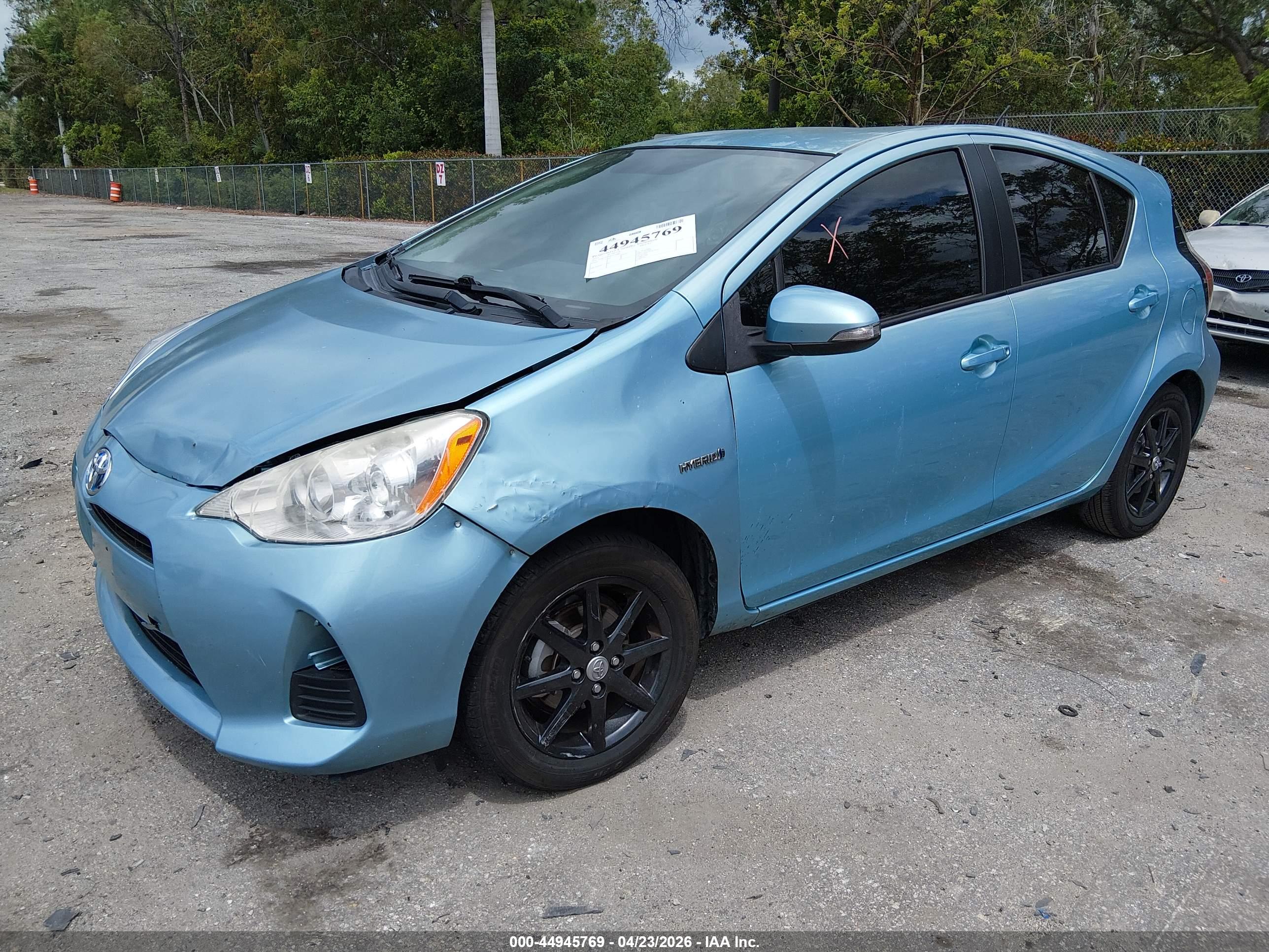 TOYOTA PRIUS image 2