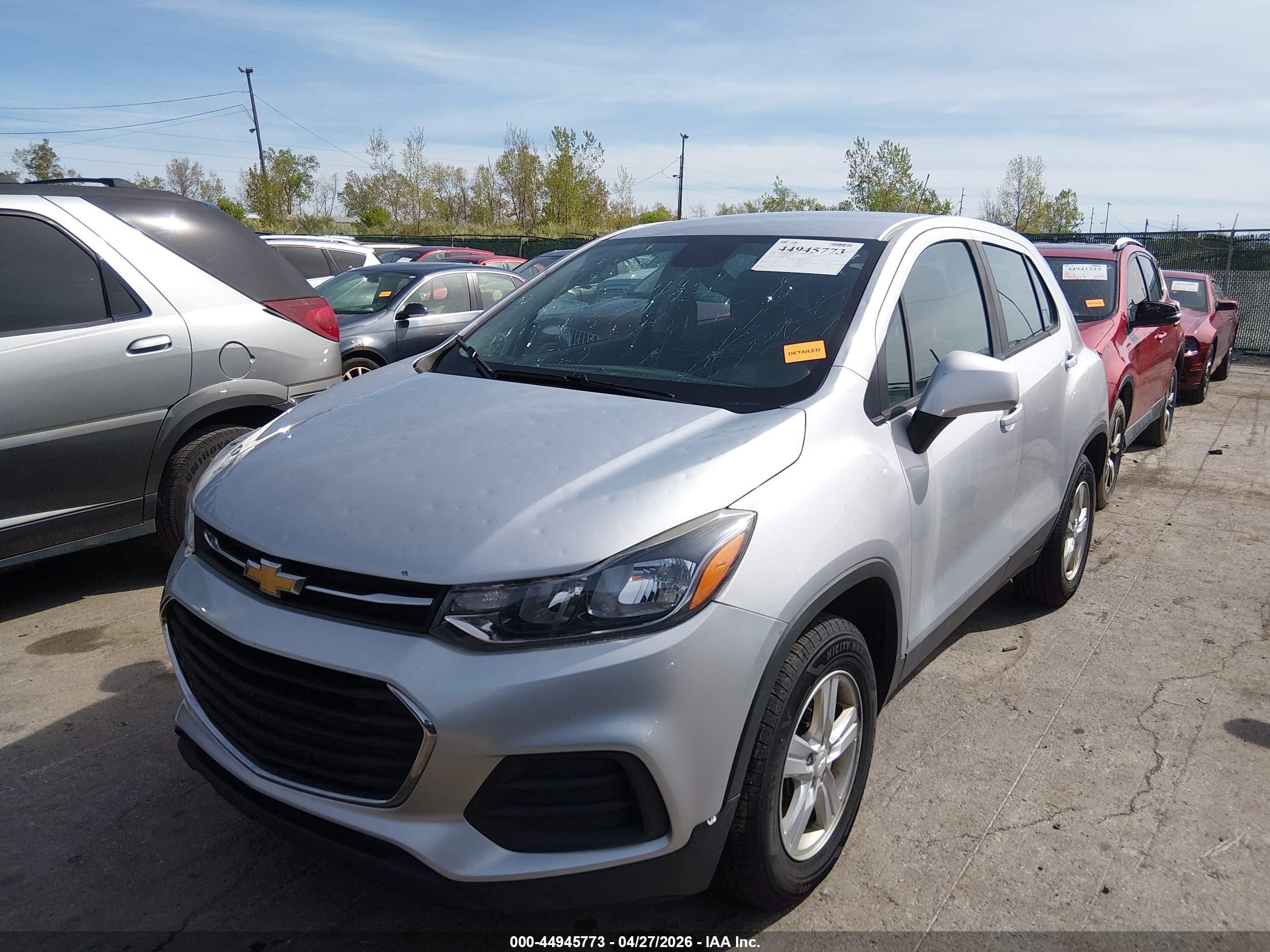 CHEVROLET TRAX image 2