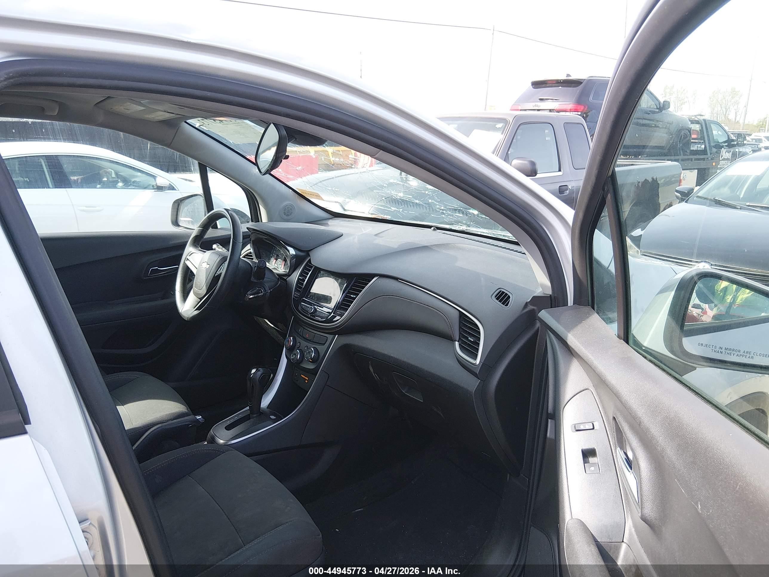CHEVROLET TRAX image 5