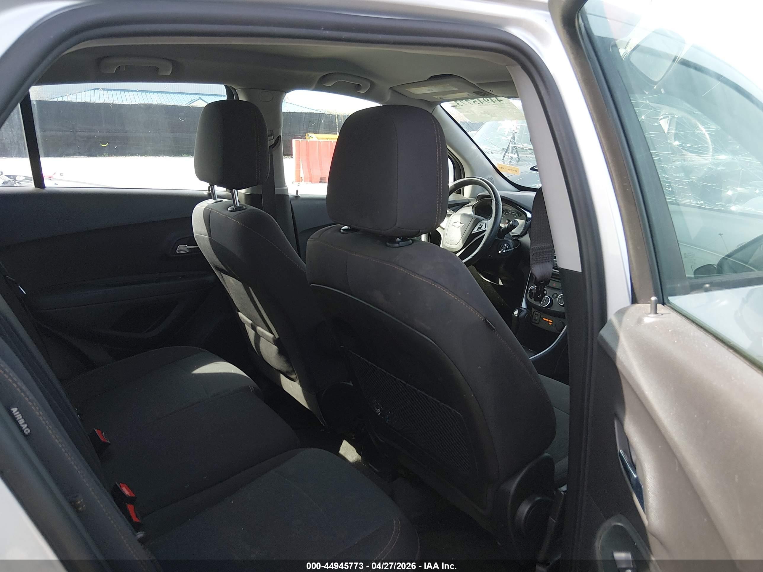CHEVROLET TRAX image 8