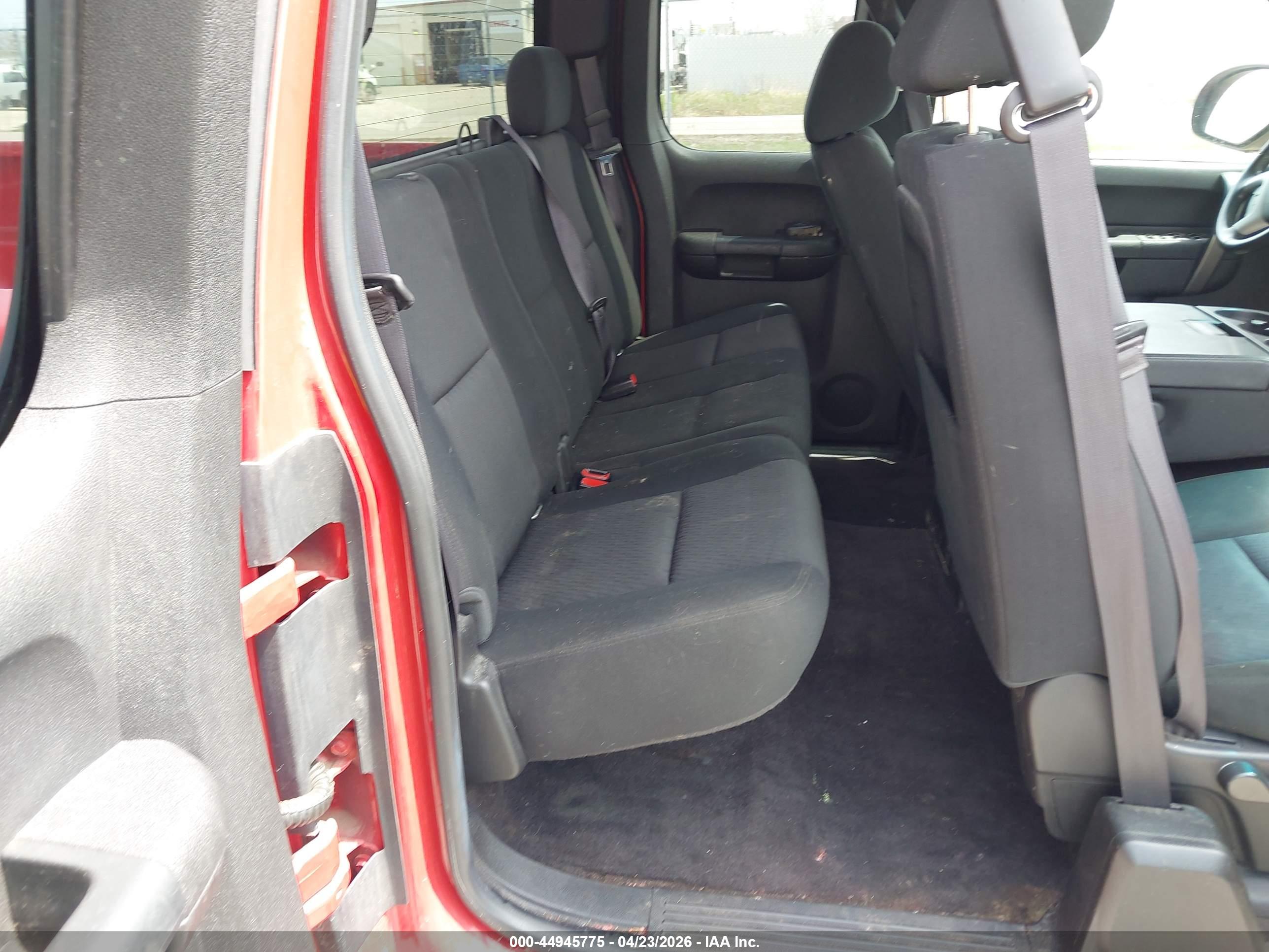 CHEVROLET SILVERADO image 8
