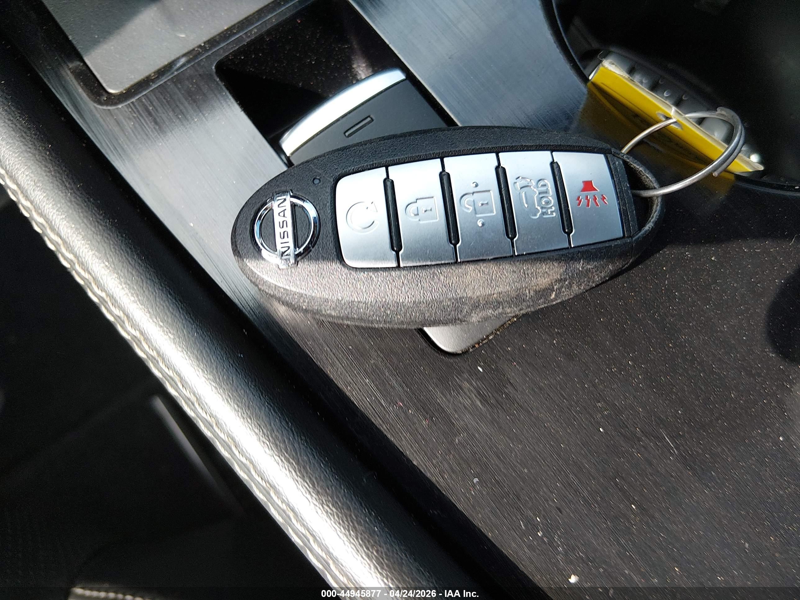 NISSAN ROGUE image 11