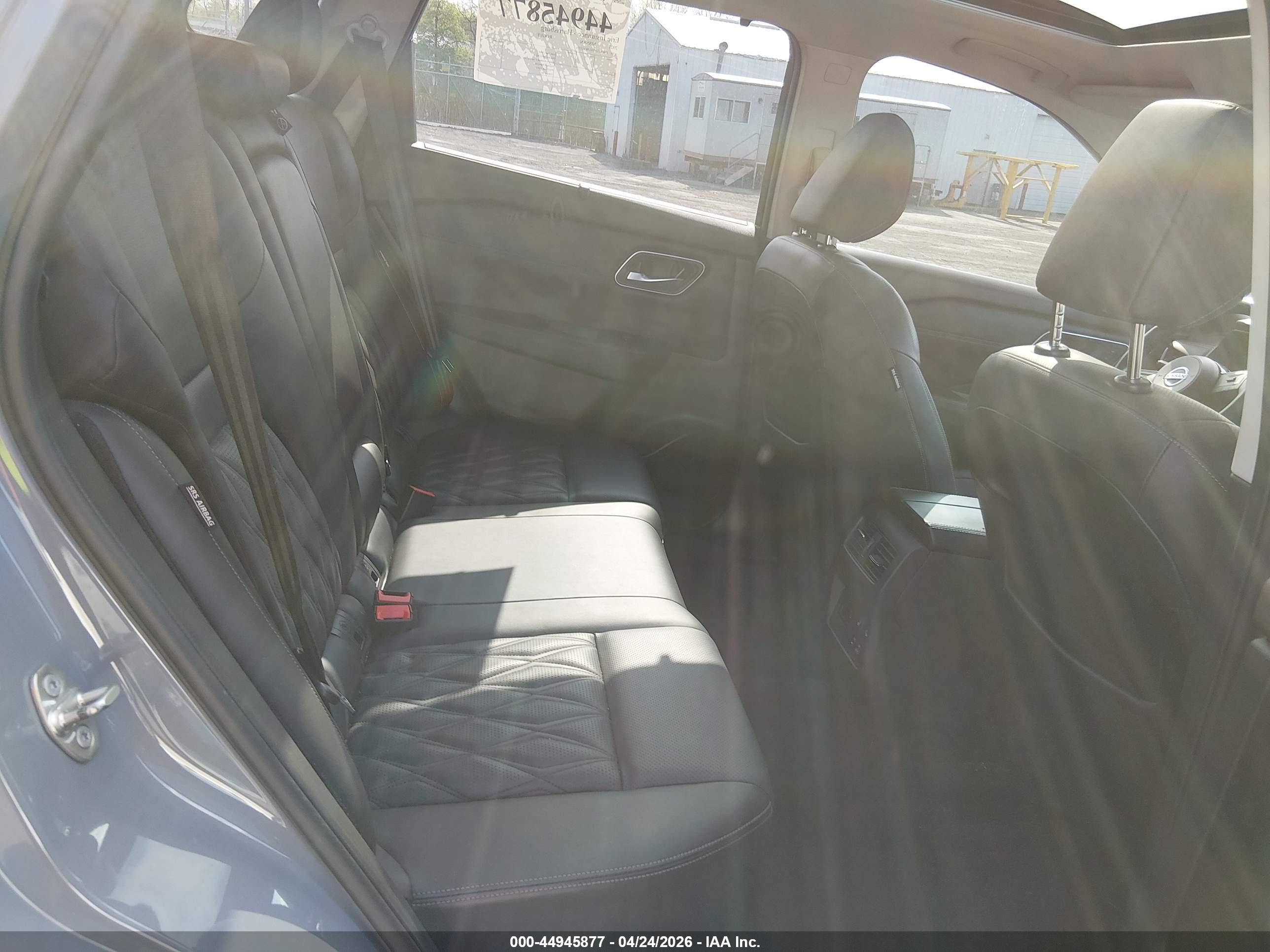 NISSAN ROGUE image 8