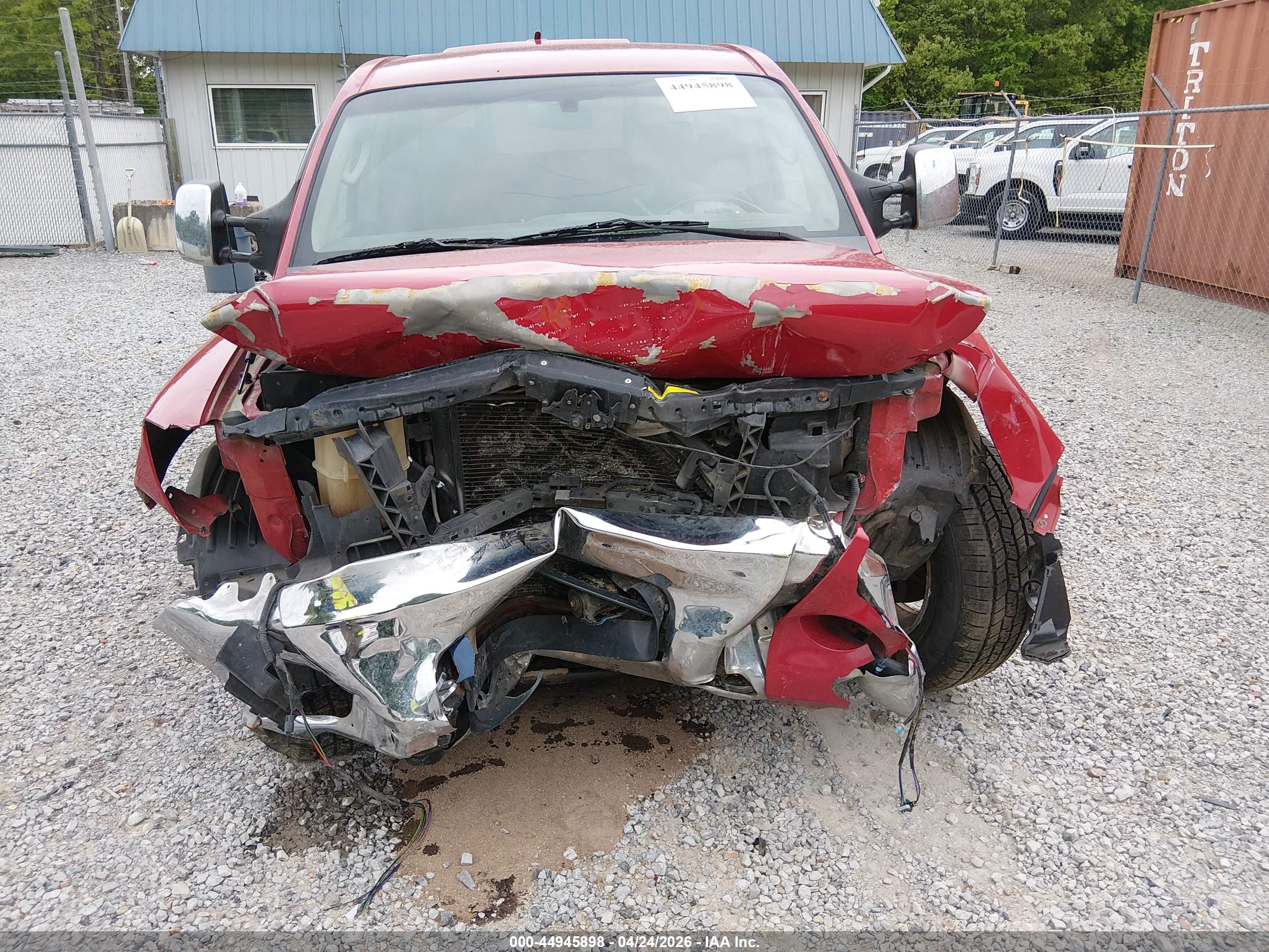 NISSAN TITAN image 6