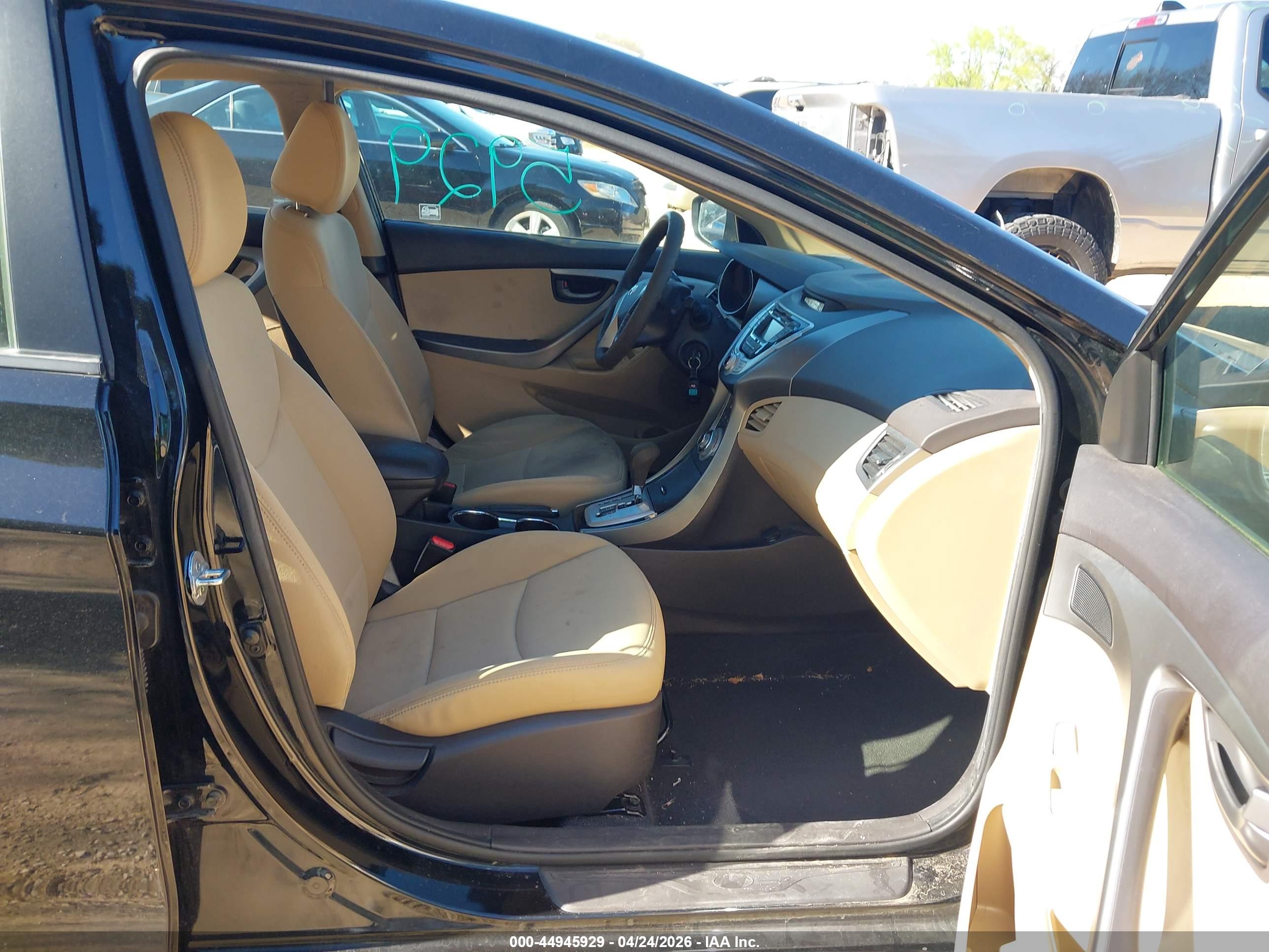 HYUNDAI ELANTRA image 5