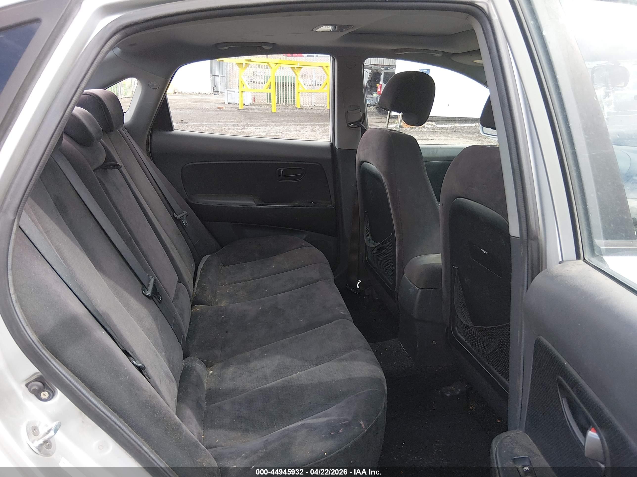 HYUNDAI ELANTRA image 8