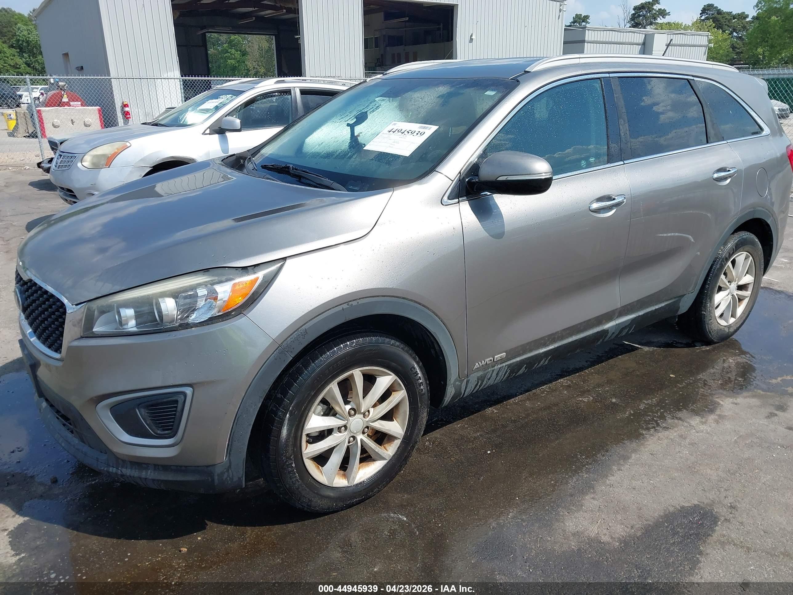 KIA SORENTO image 2
