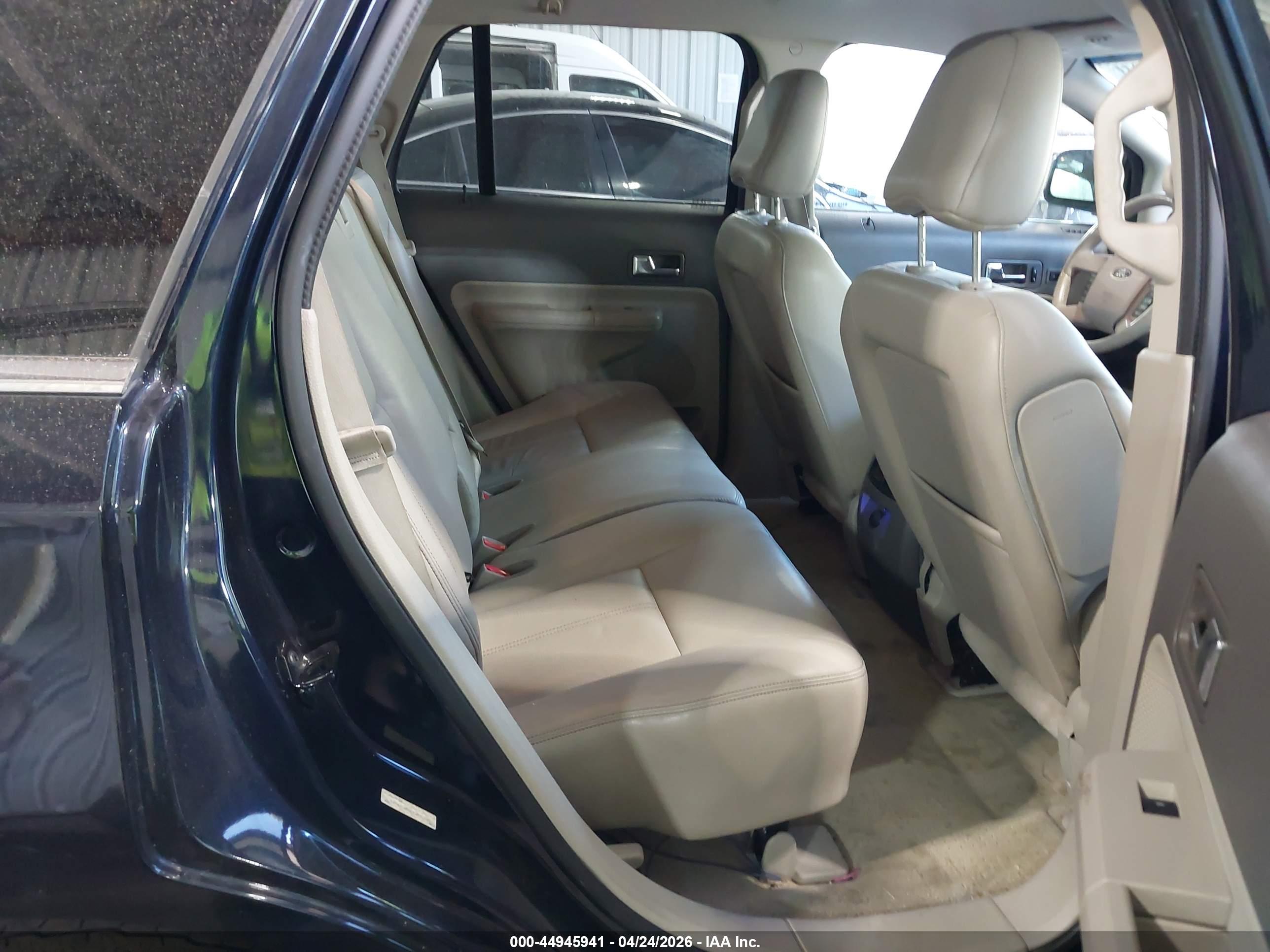 FORD EDGE image 8