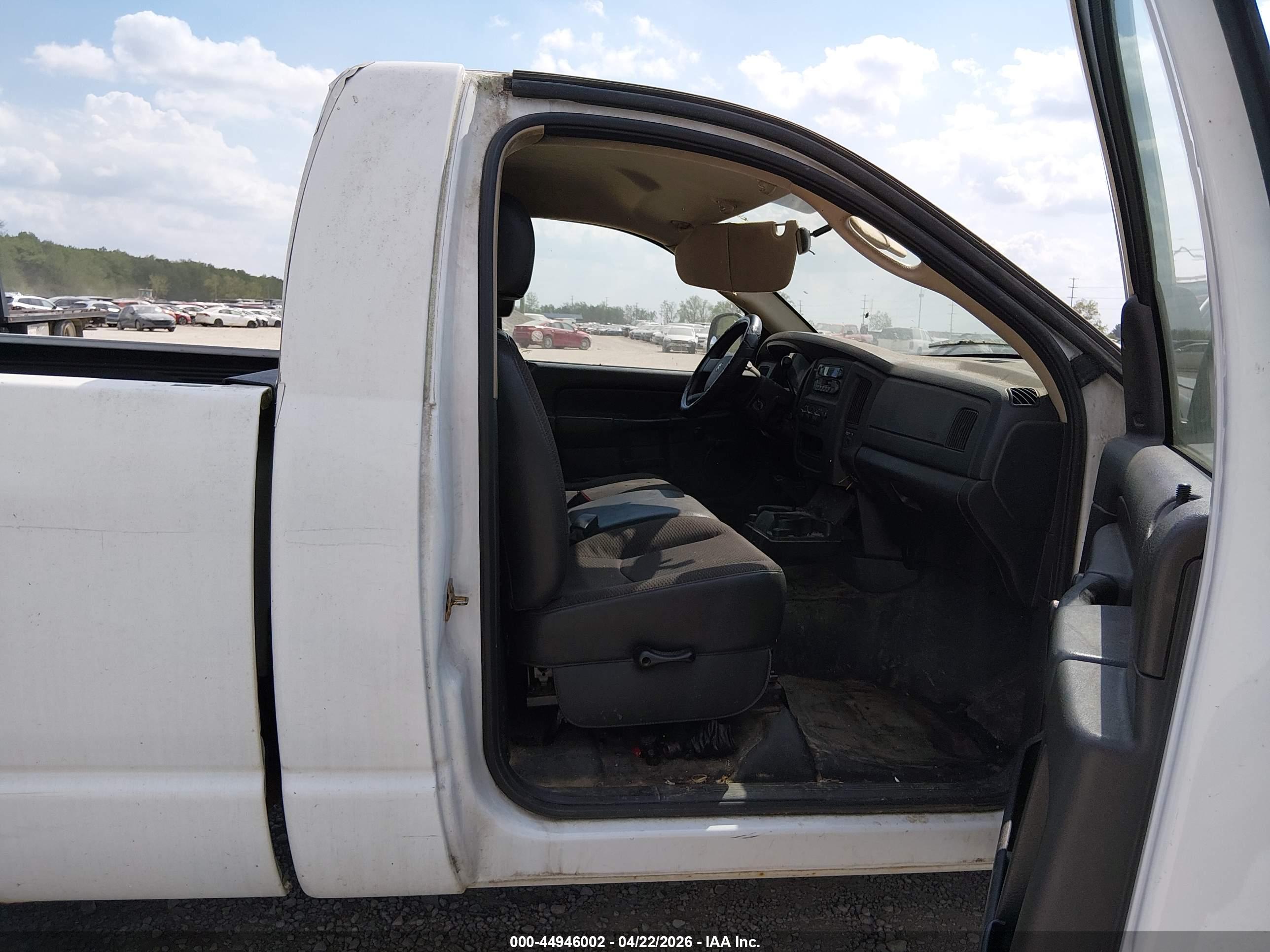 DODGE RAM image 5