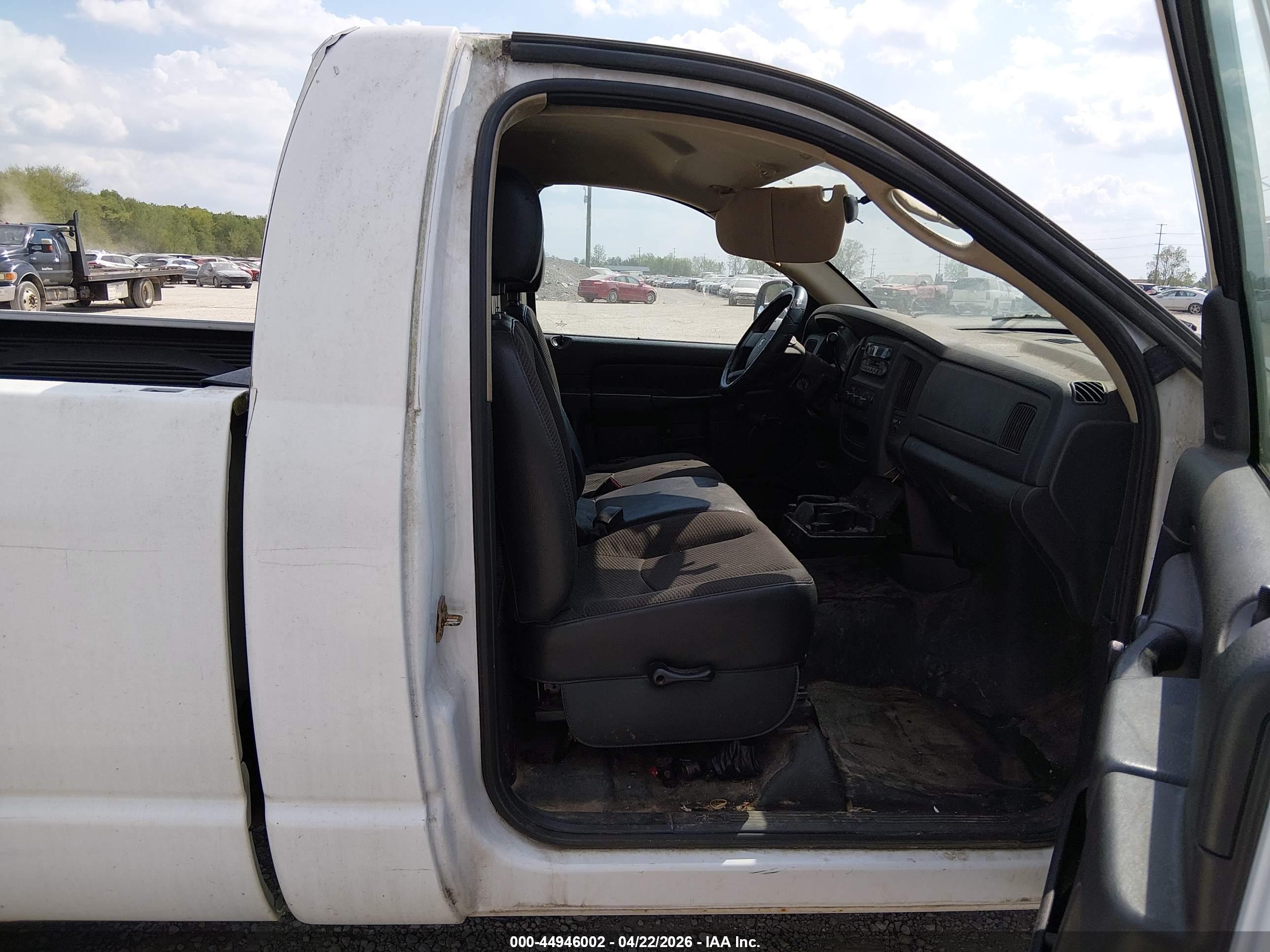 DODGE RAM image 8
