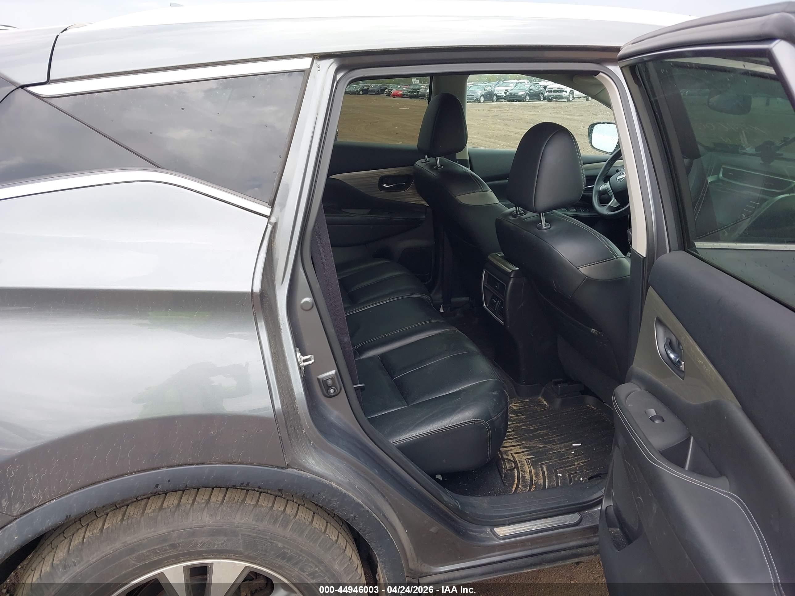 NISSAN MURANO image 8