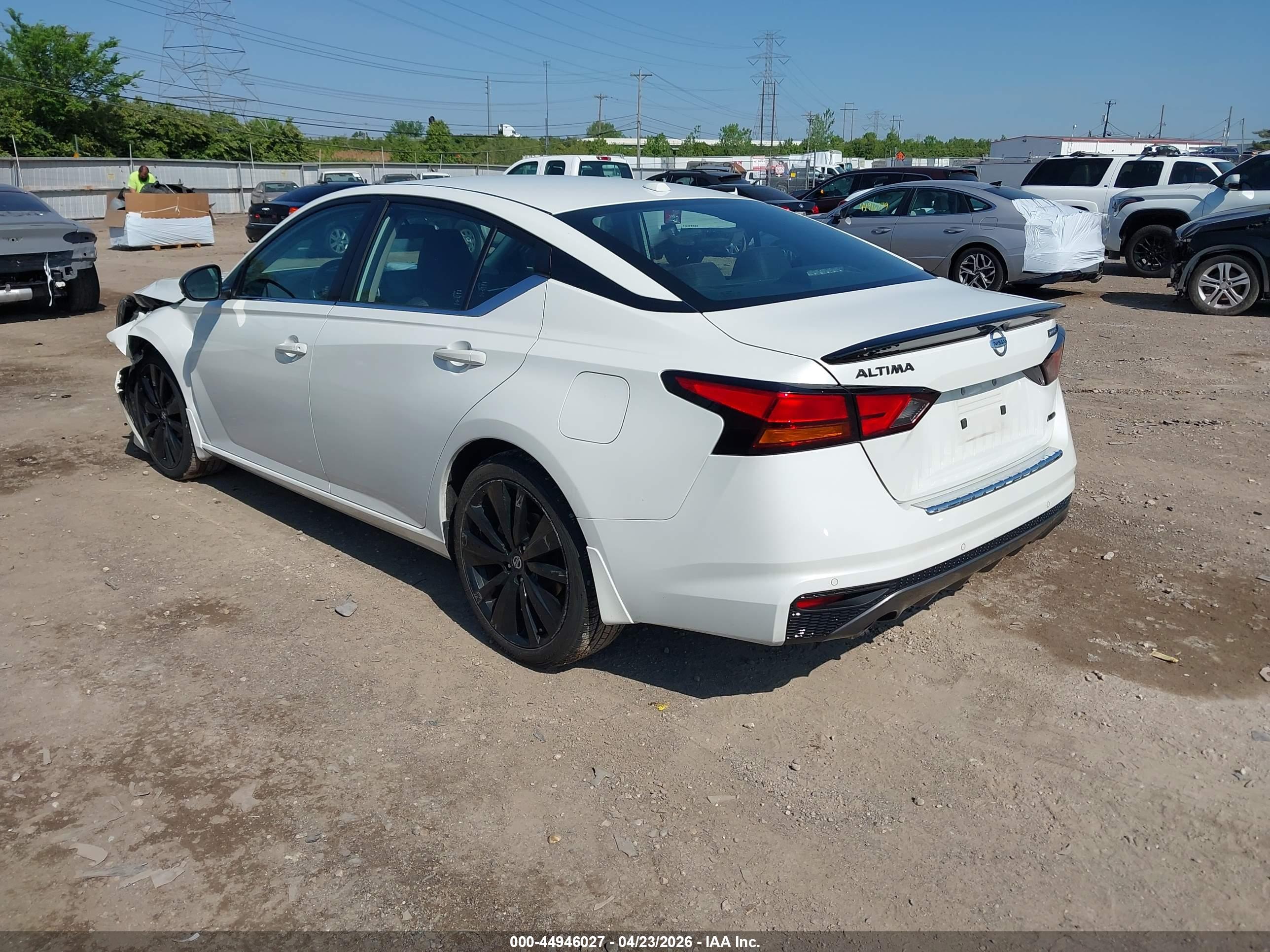 NISSAN ALTIMA image 3