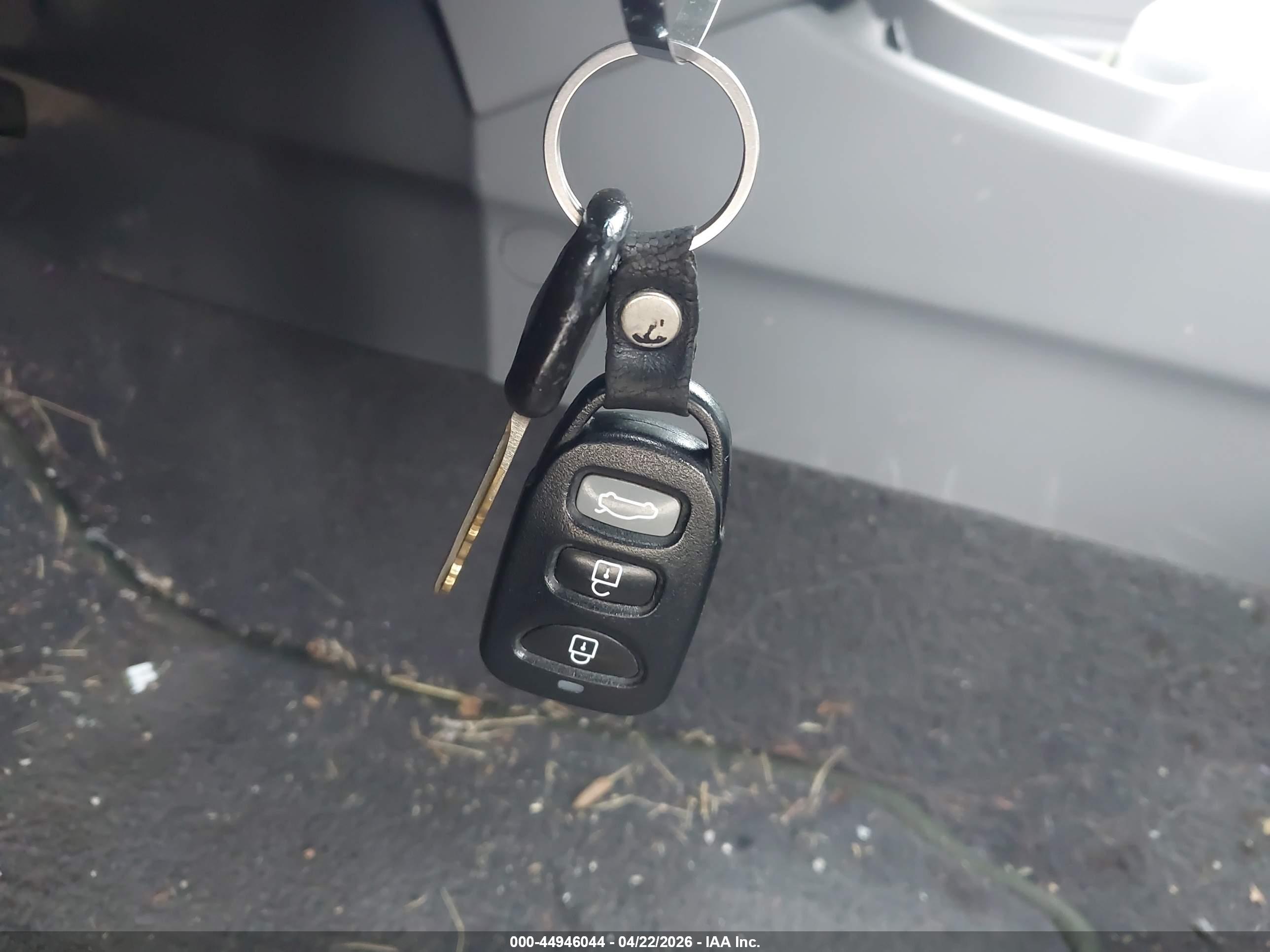 HYUNDAI ELANTRA image 11