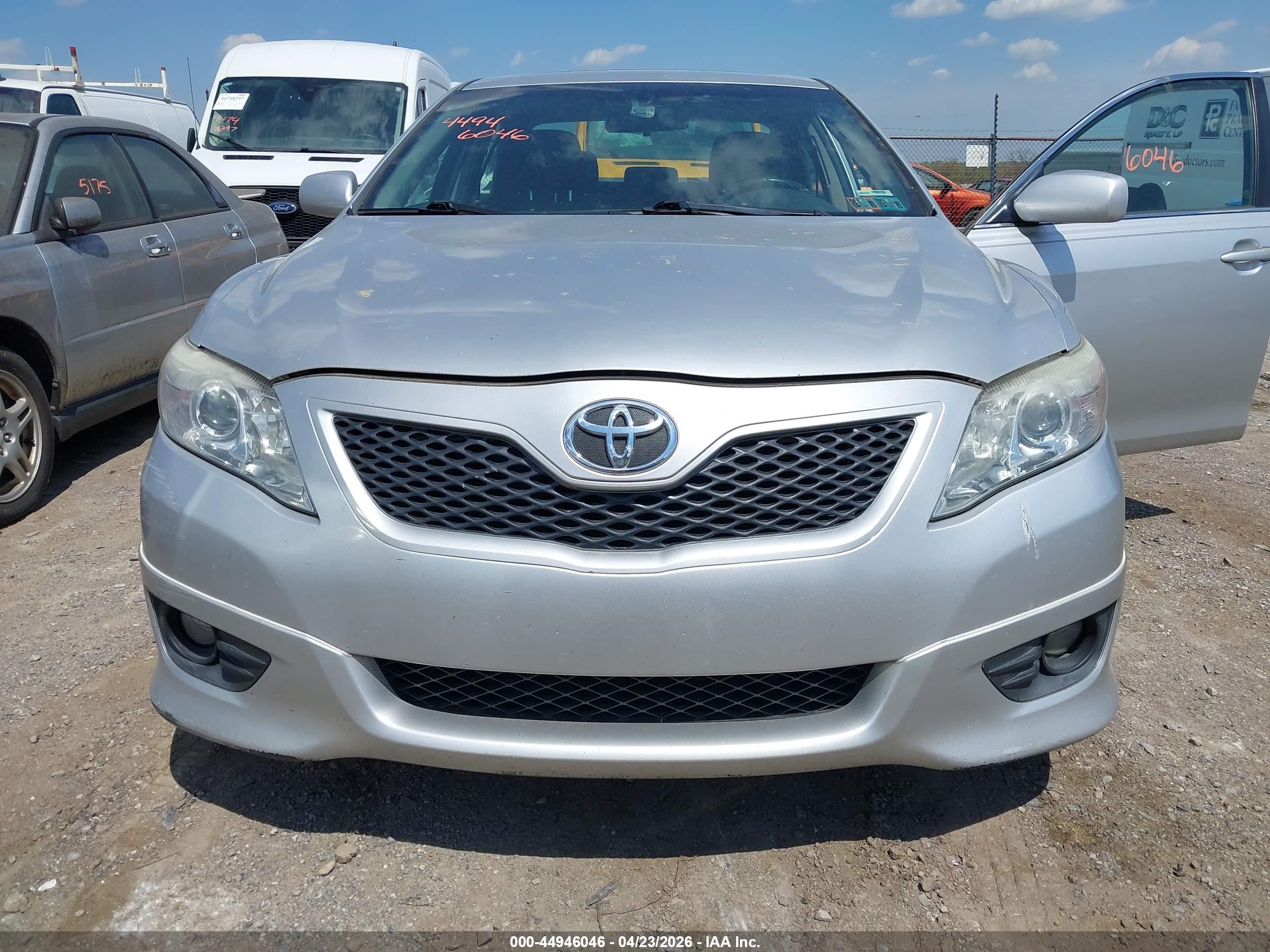 TOYOTA CAMRY image 6