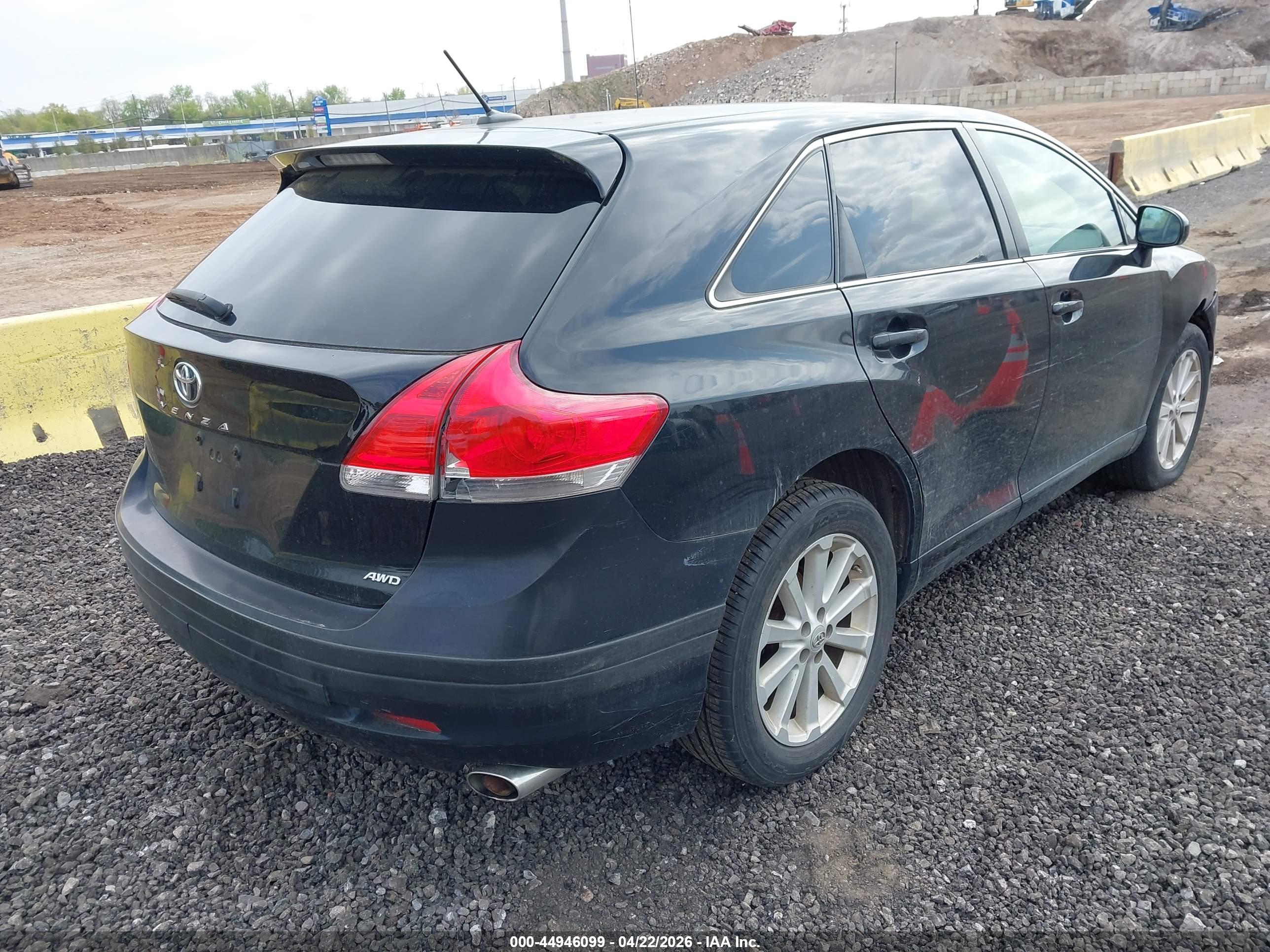 TOYOTA VENZA image 4