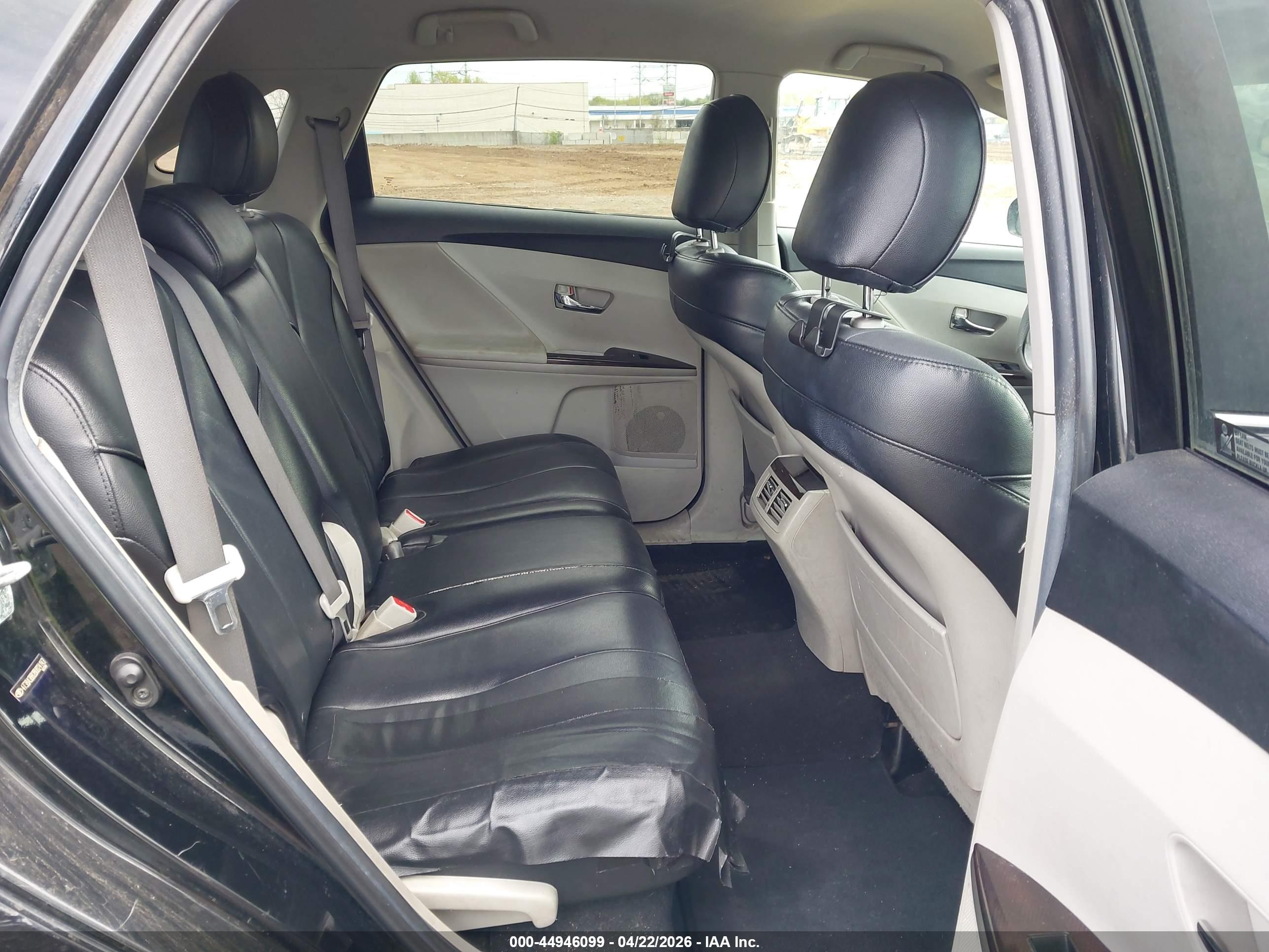 TOYOTA VENZA image 8