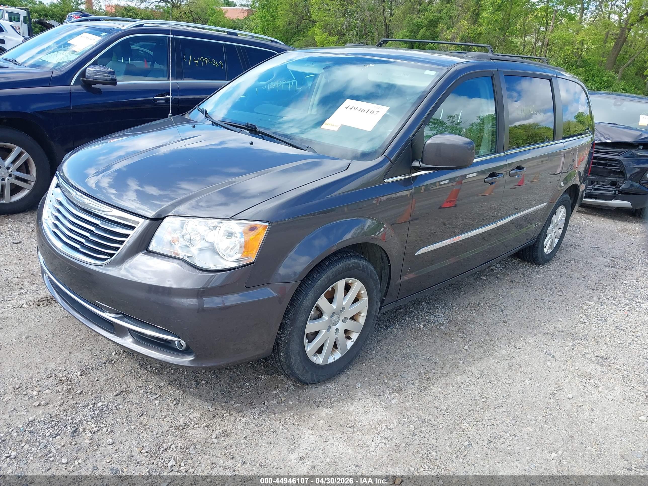 CHRYSLER TOWN image 2
