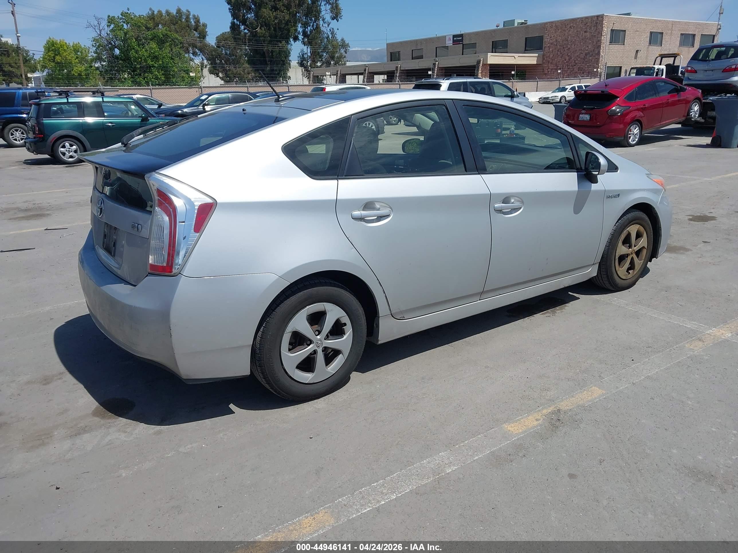 TOYOTA PRIUS image 4