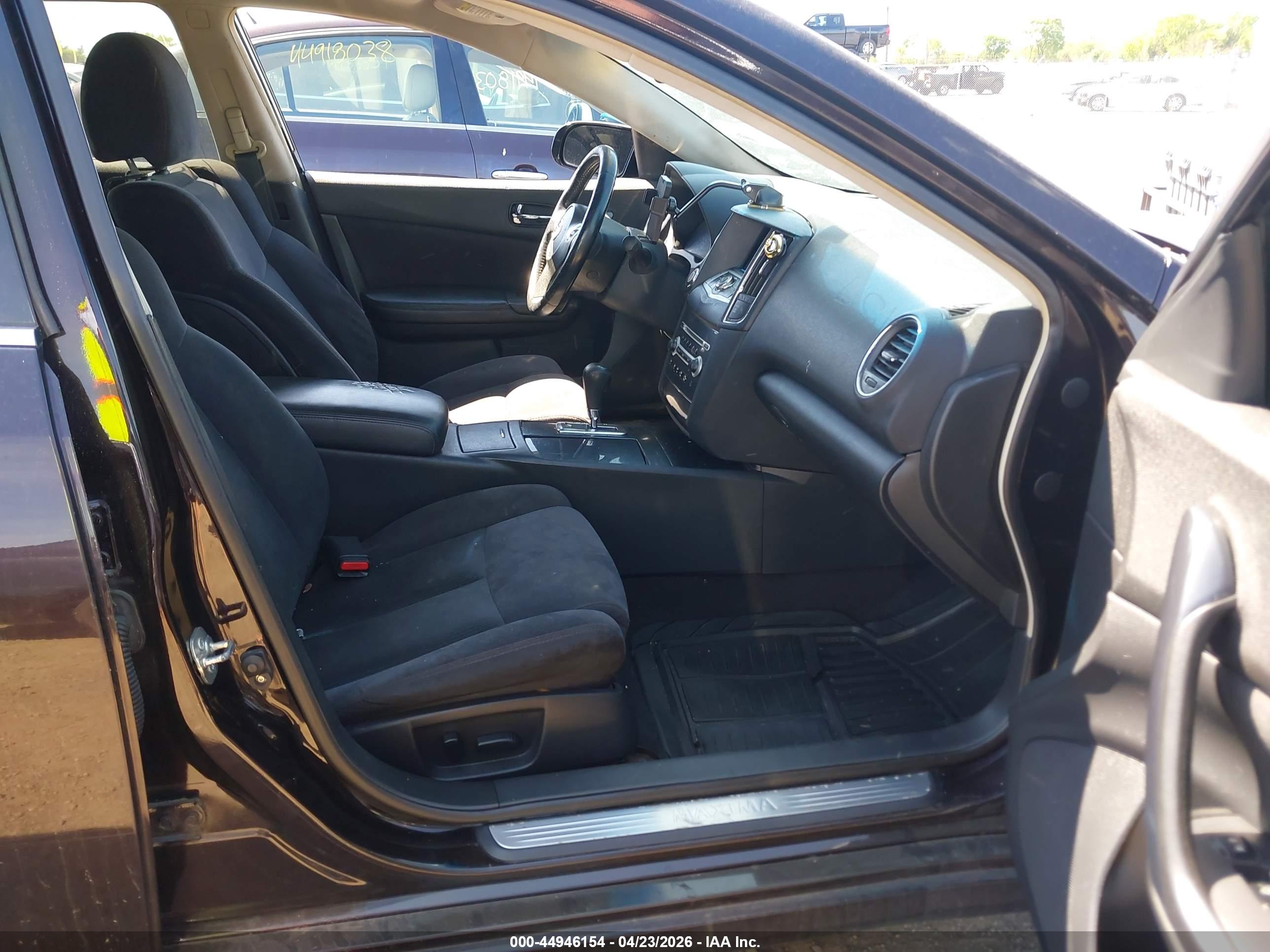 NISSAN MAXIMA image 5
