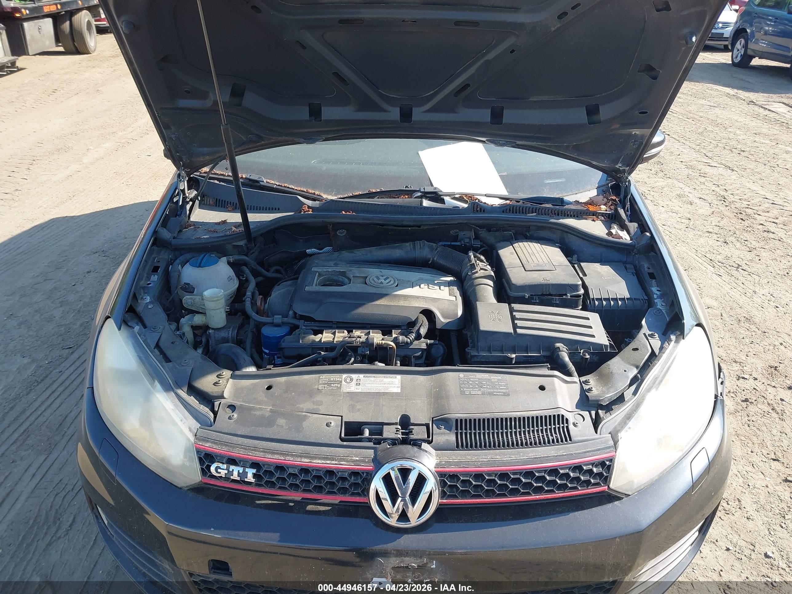 VOLKSWAGEN GTI image 10
