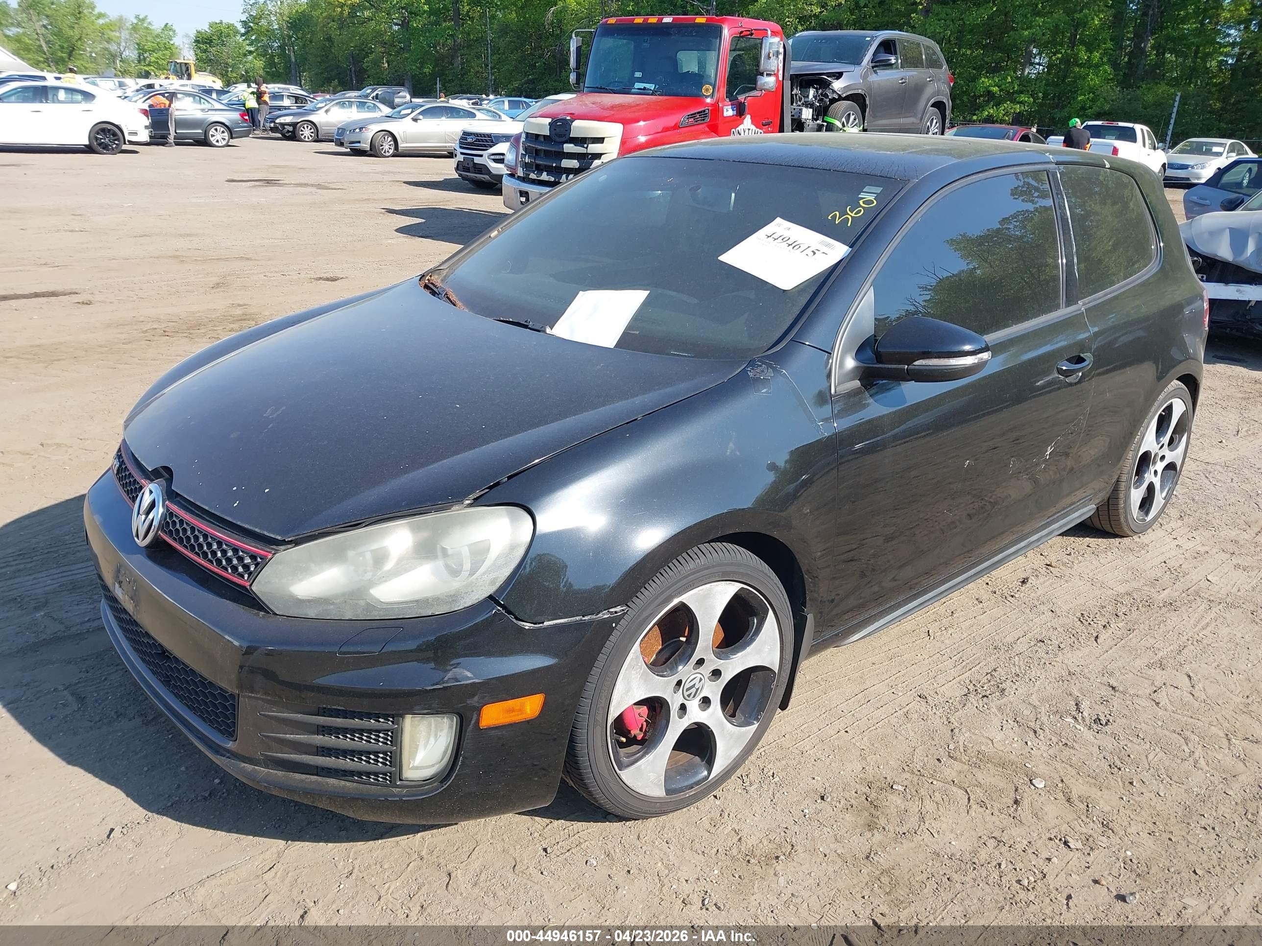 VOLKSWAGEN GTI image 2