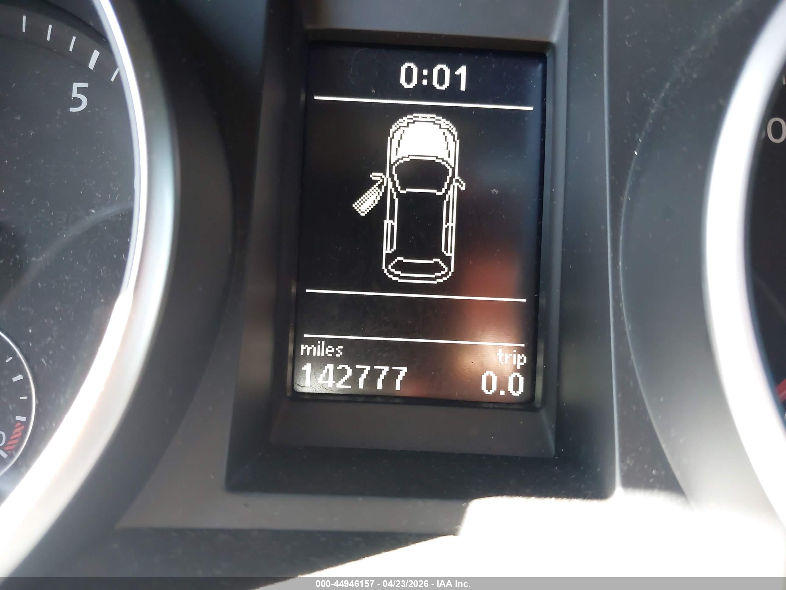 VOLKSWAGEN GTI image 7